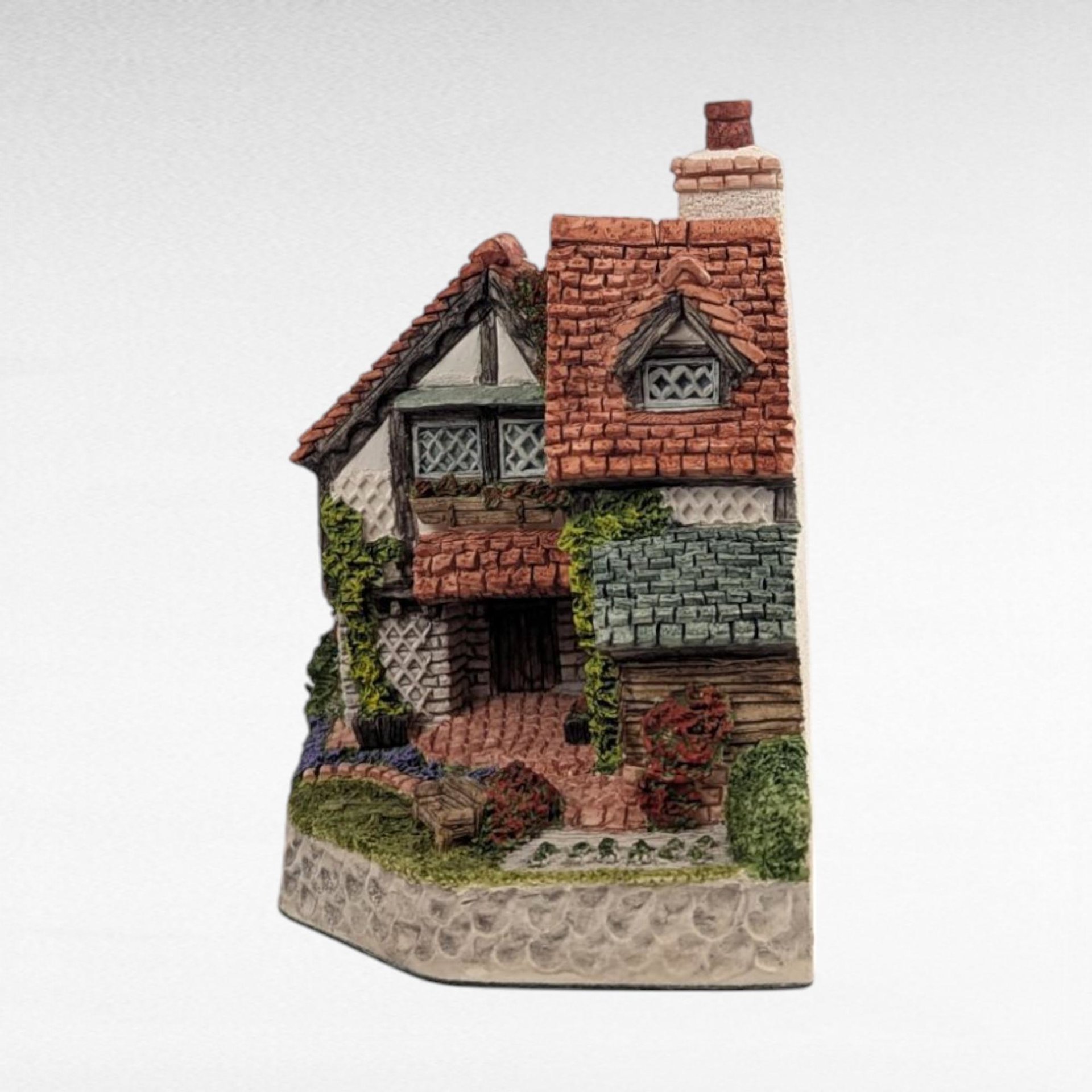 Vintage 1994 David Winter Gardener's Cottage, Corner Piece,  English Village Collection, Miniature House