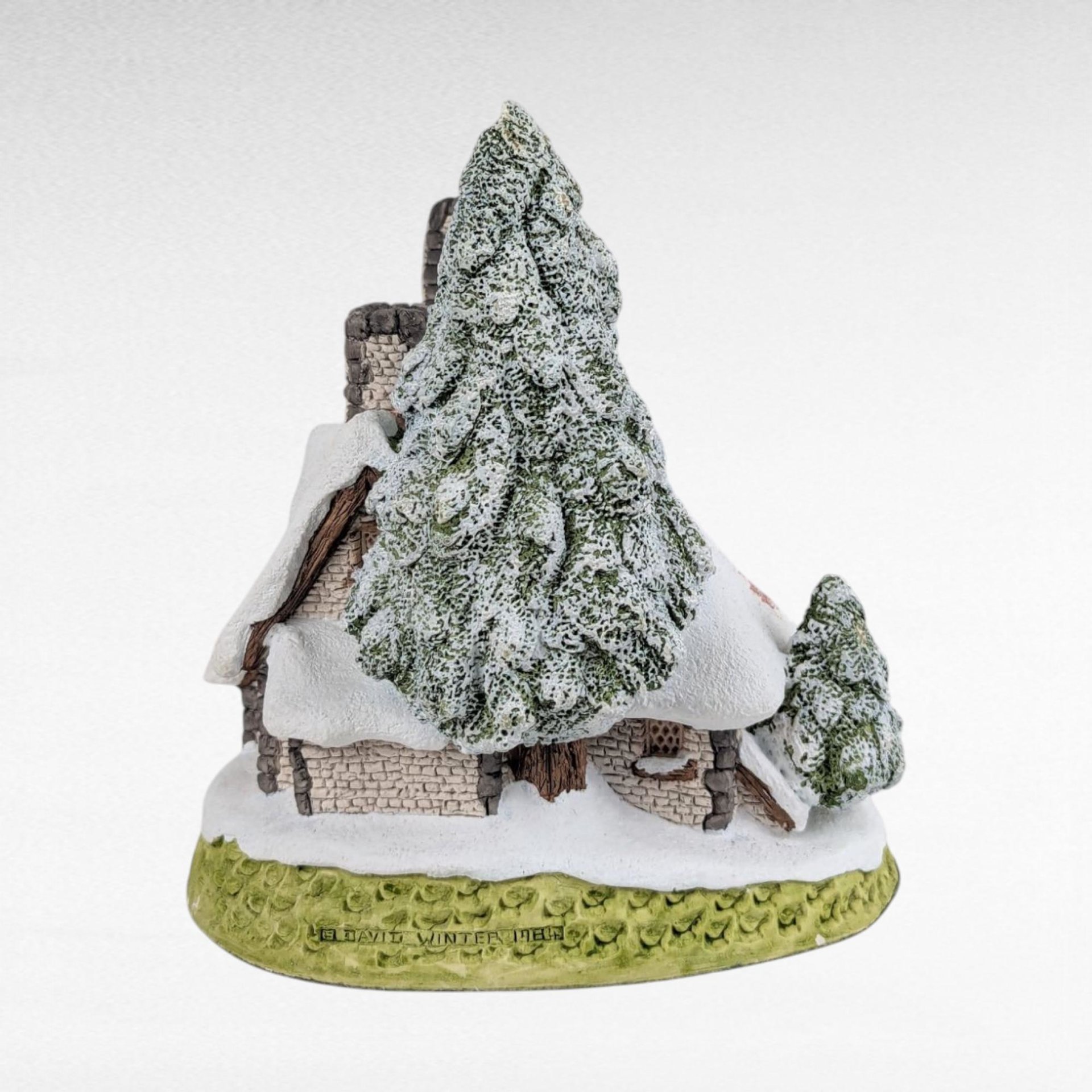 1984 David Winter Snow Cottage Village Figure, Winter Scene Collectible, Vintage Home Decor, Christmas Gift, Miniature Snow Cottage
