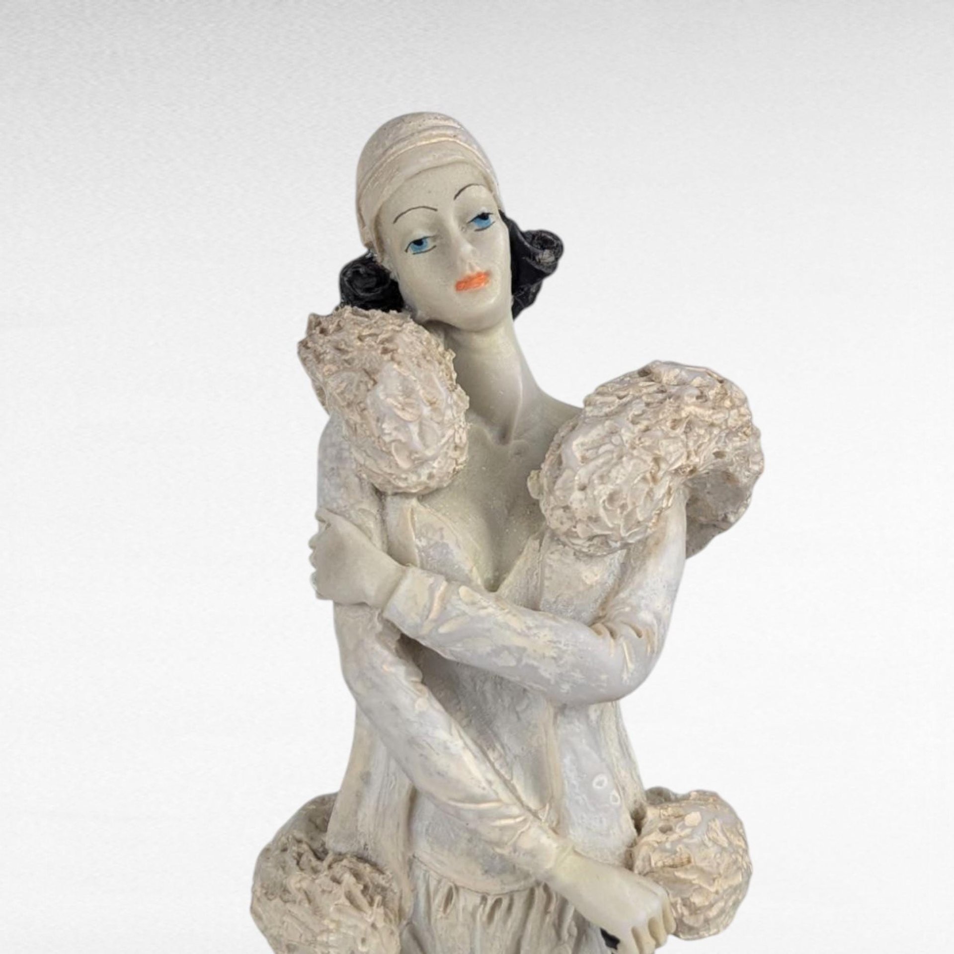 Vintage Resin Art Deco Lady Figurine, Elegant Woman Sculpture, Decorative Art, Collectible Figurine, Art Deco Style Statue