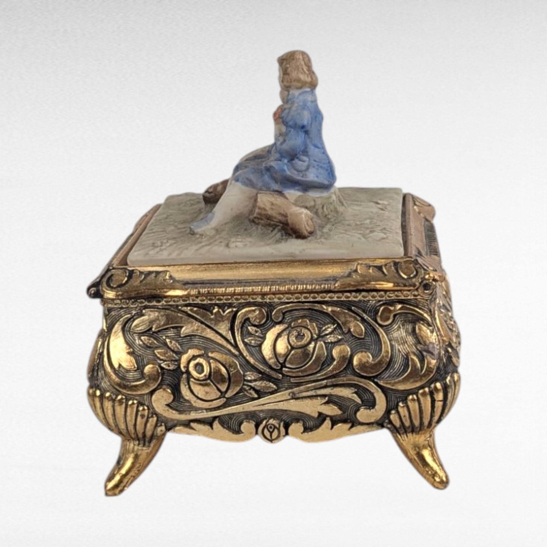 Metal Music Jewelry Box, Couple Figurine Topper, Non-Working Music Box, Vintage Trinket Box, Romantic Gift