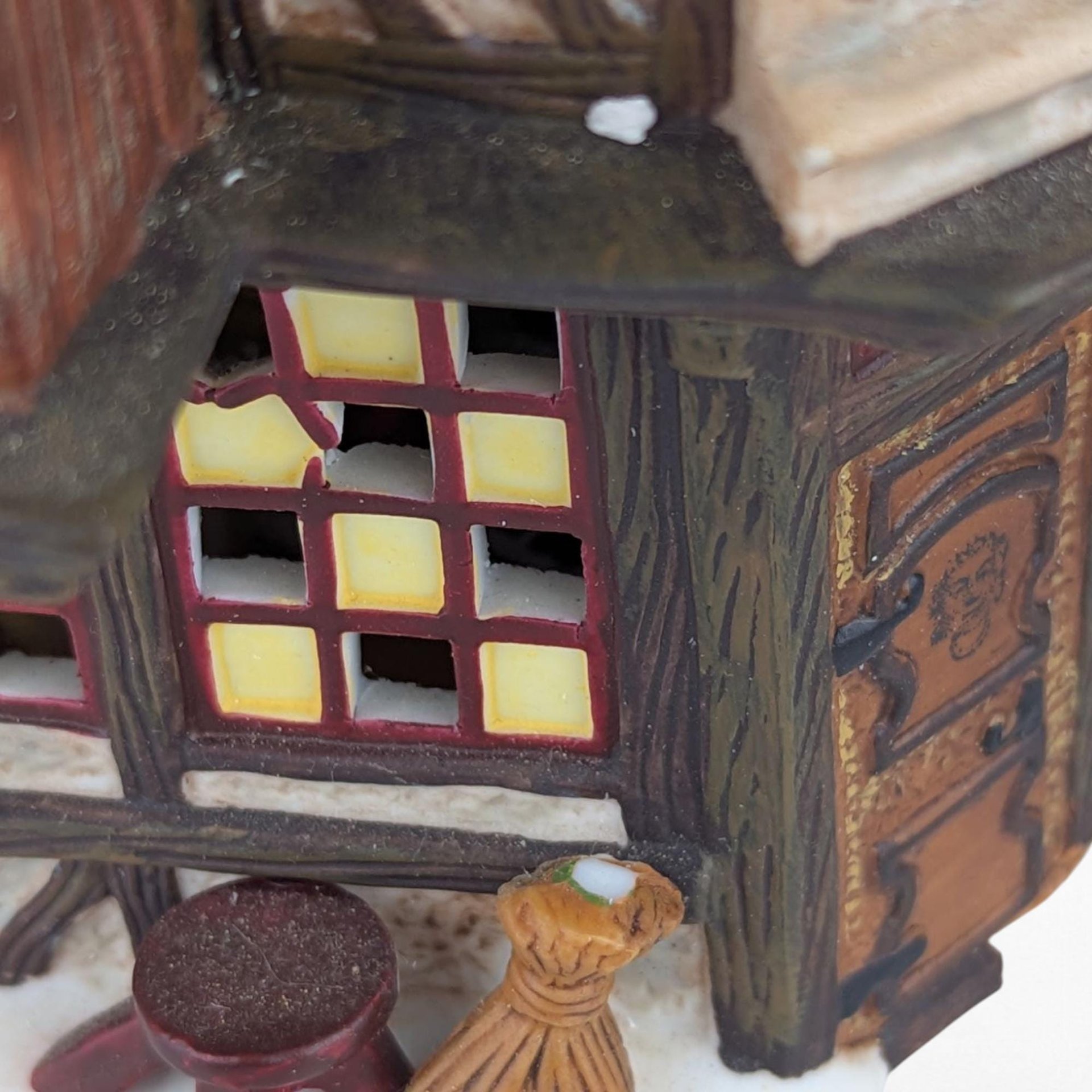 2001 Dept 56 Dickens Village - Scrooge's Brownstone with Motion