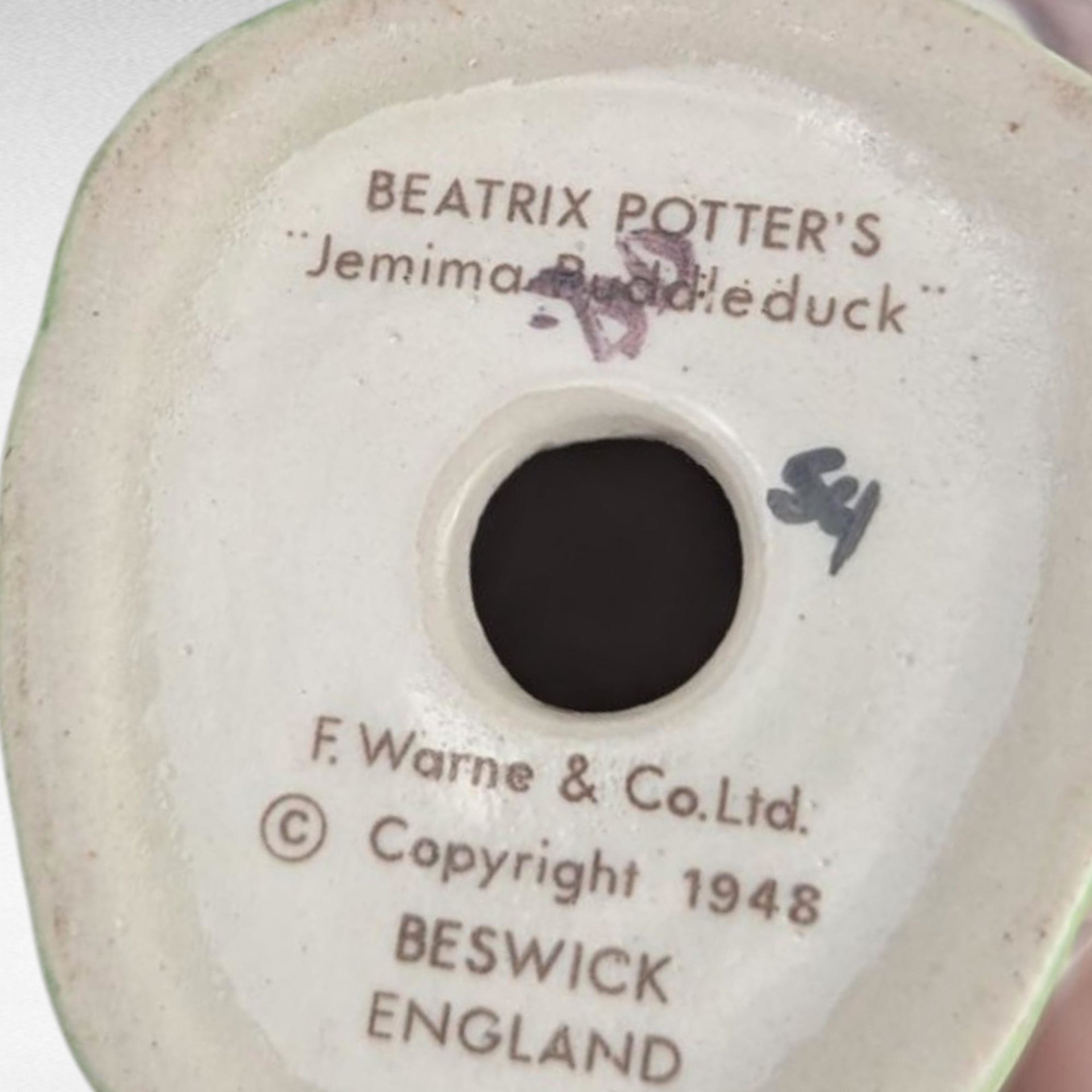 Vintage 1948 Beatrix Potter Jemima Puddleduck Porcelain Figurine Collectible