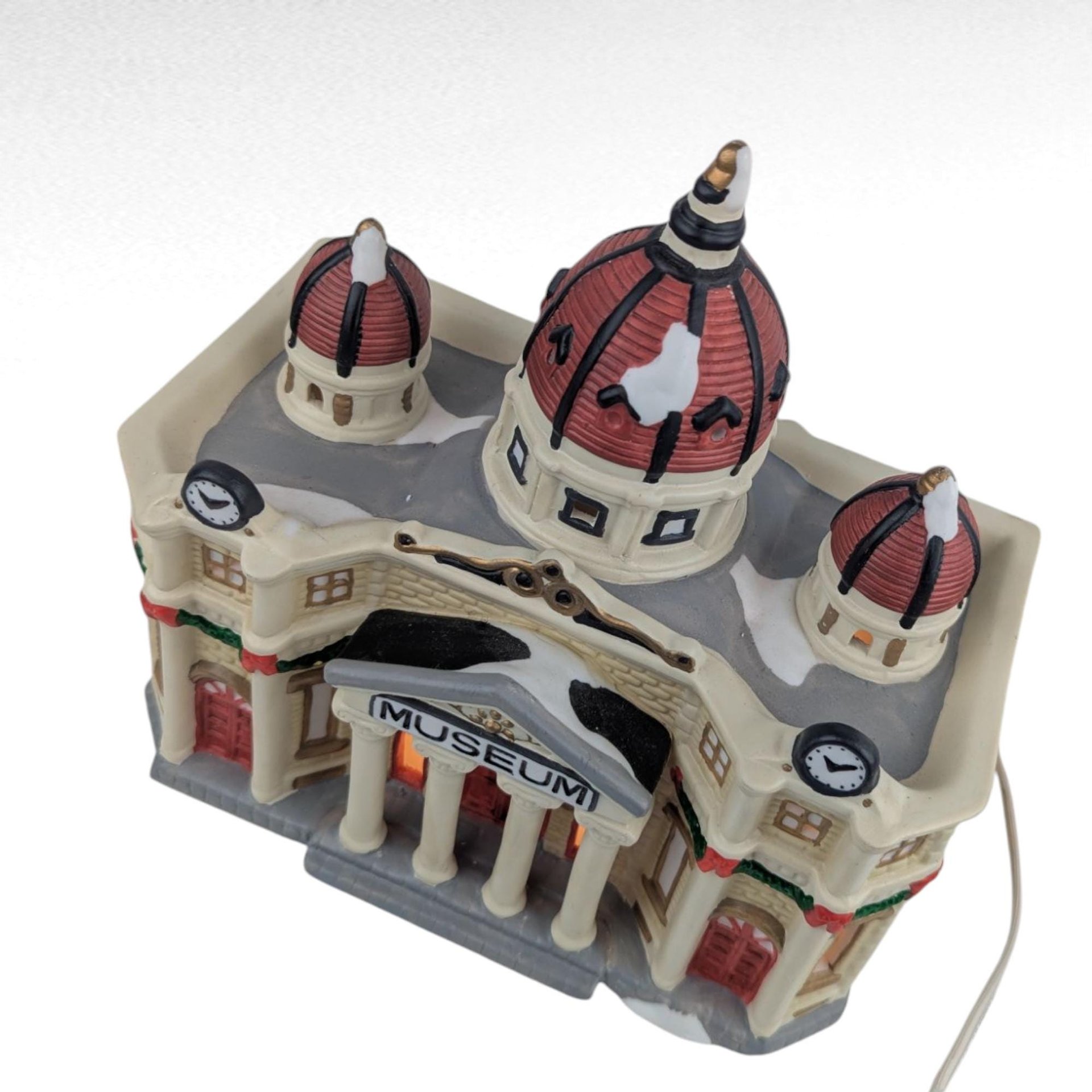 Vintage 1996 Dicken's Keepsake Museum Lighted Christmas Village House, Ceramic Holiday Building, Collectible Winter Display