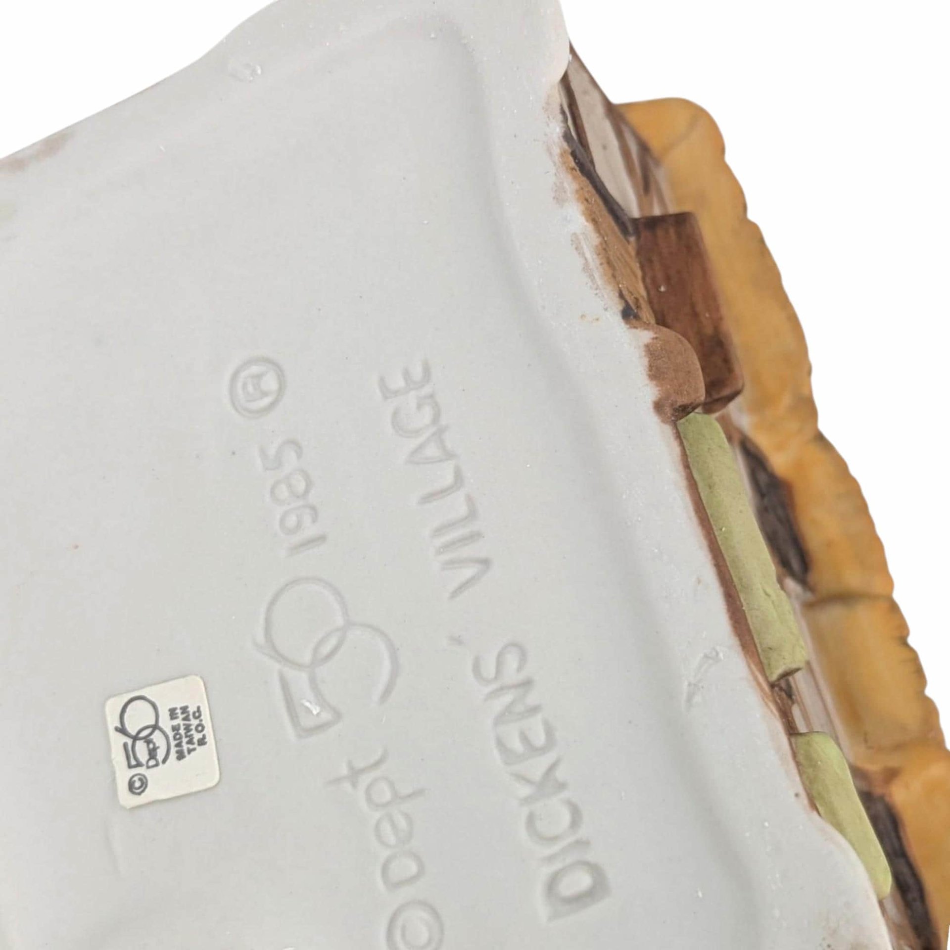 Vintage Dept 56 Dickens Village Thatched Roof Cottage: Lighted Christmas Decor