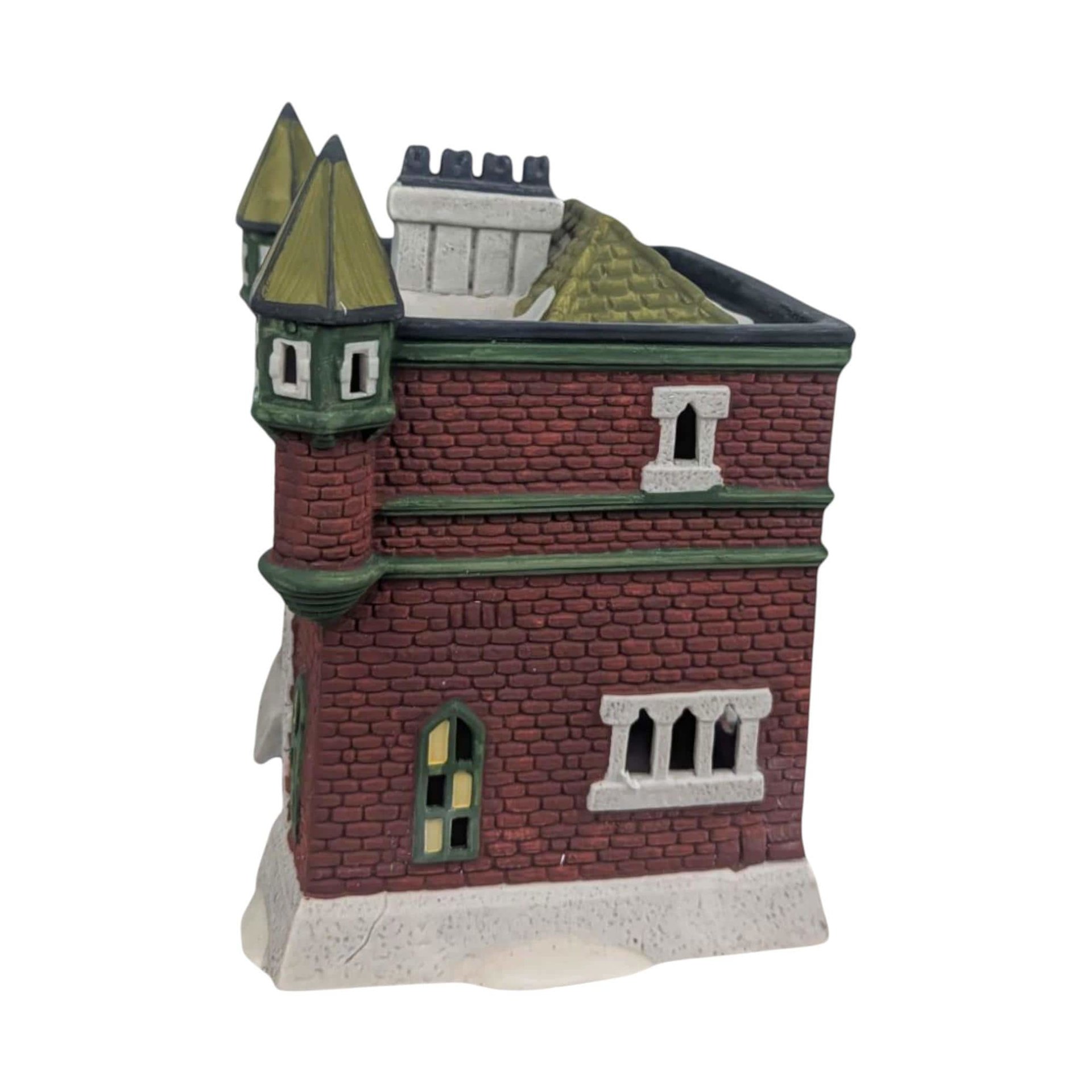 Dept 56 Cobles Police Station: 1995 Dickens Village Light-Up Building