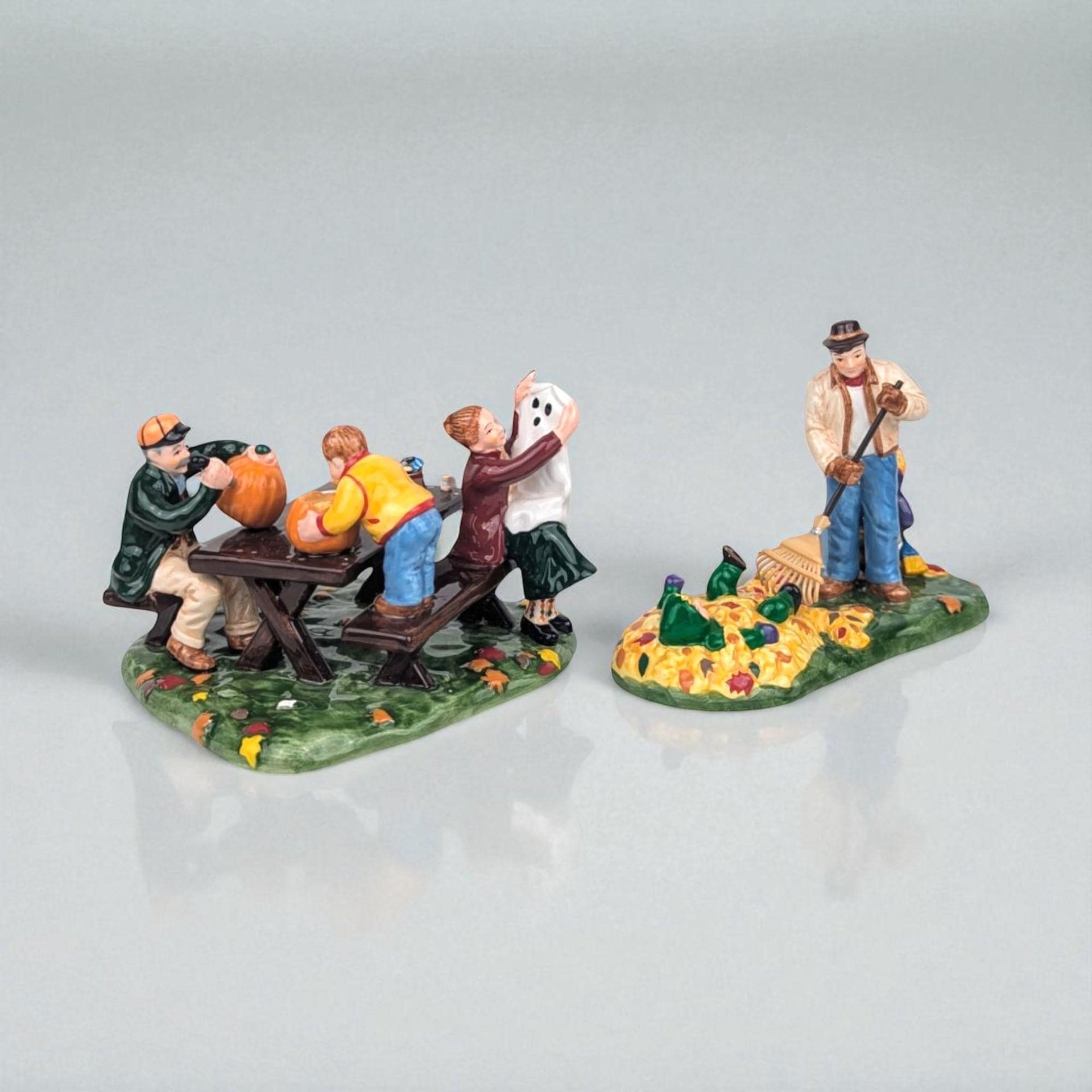 Vintage Dept 56 Snow Village Halloween Figurine Set #54982 With Box