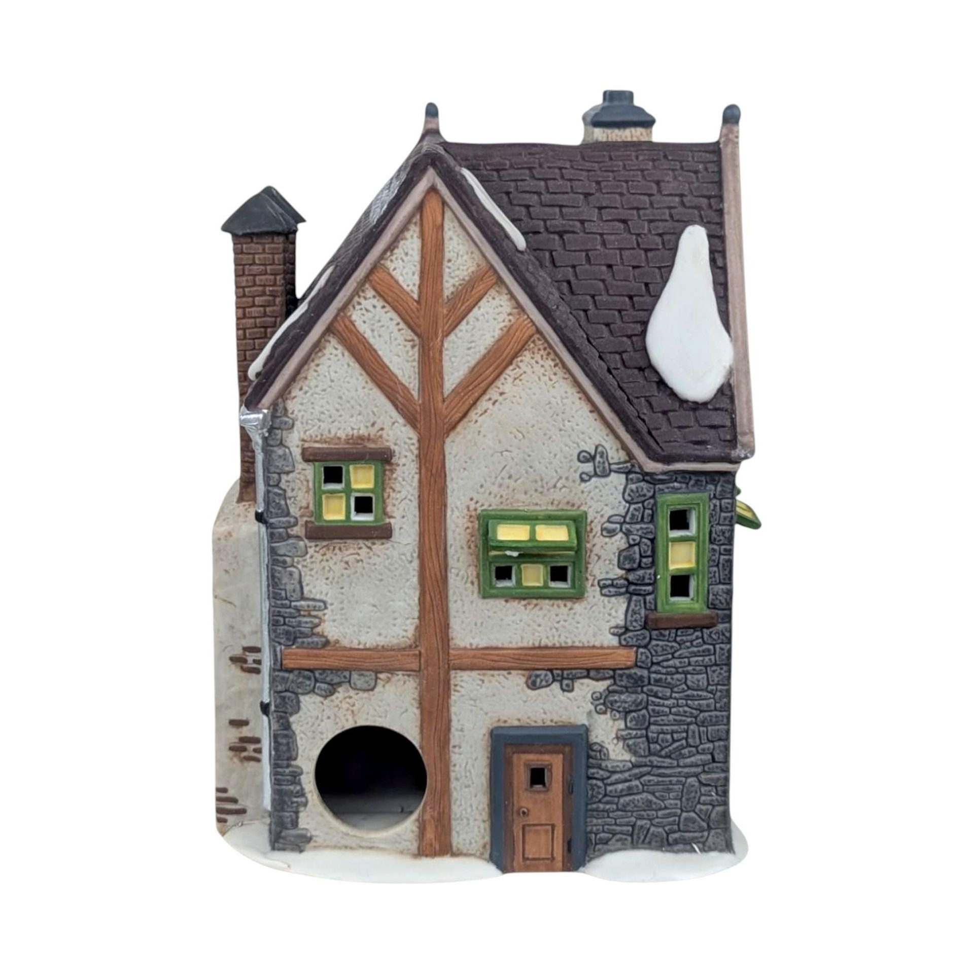 Dept 56 Dickens Village Kingsford's Brew House: Lighted Christmas Pub Decor