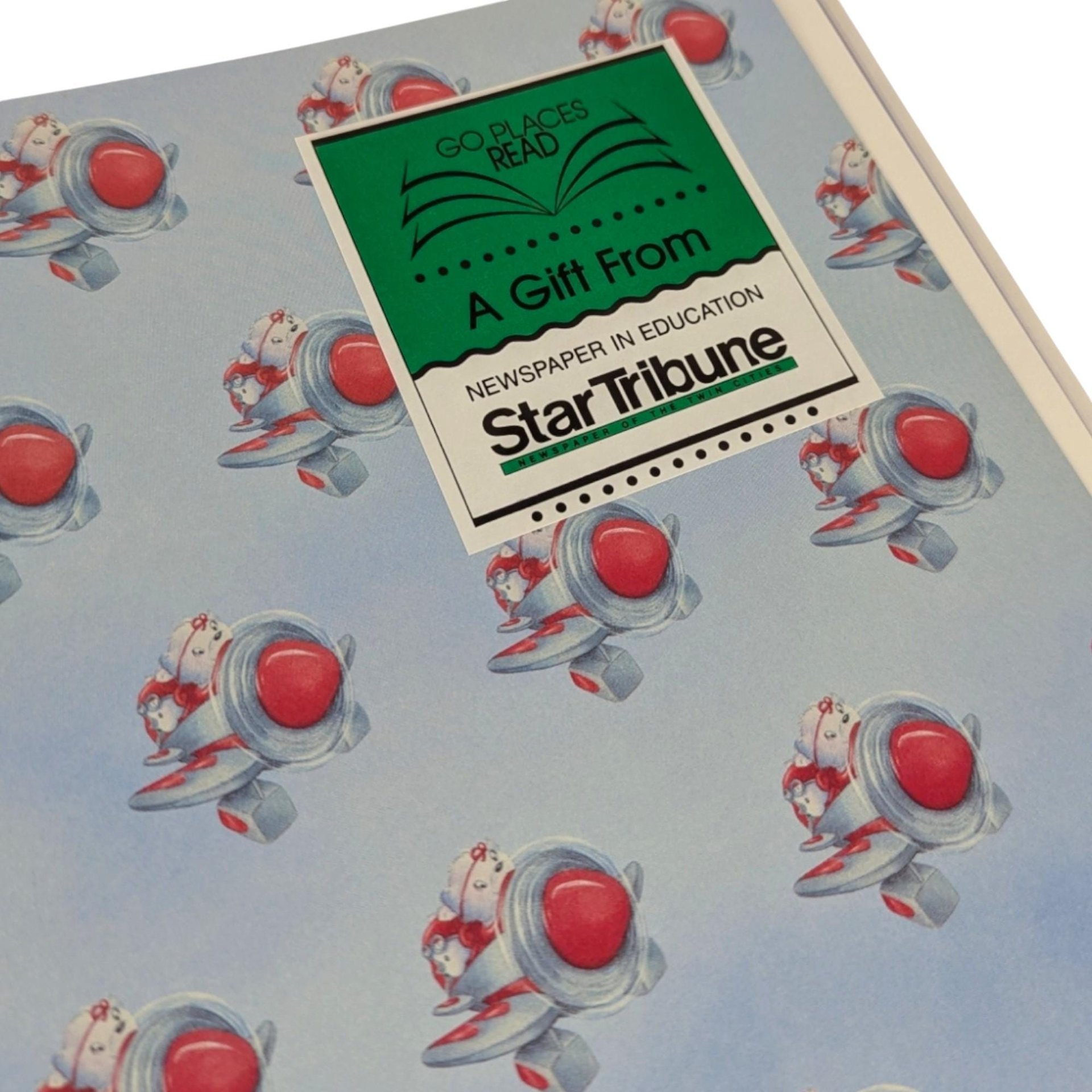 Vintage Santabear's High Flying Adventure Book: 1987 Christmas Story