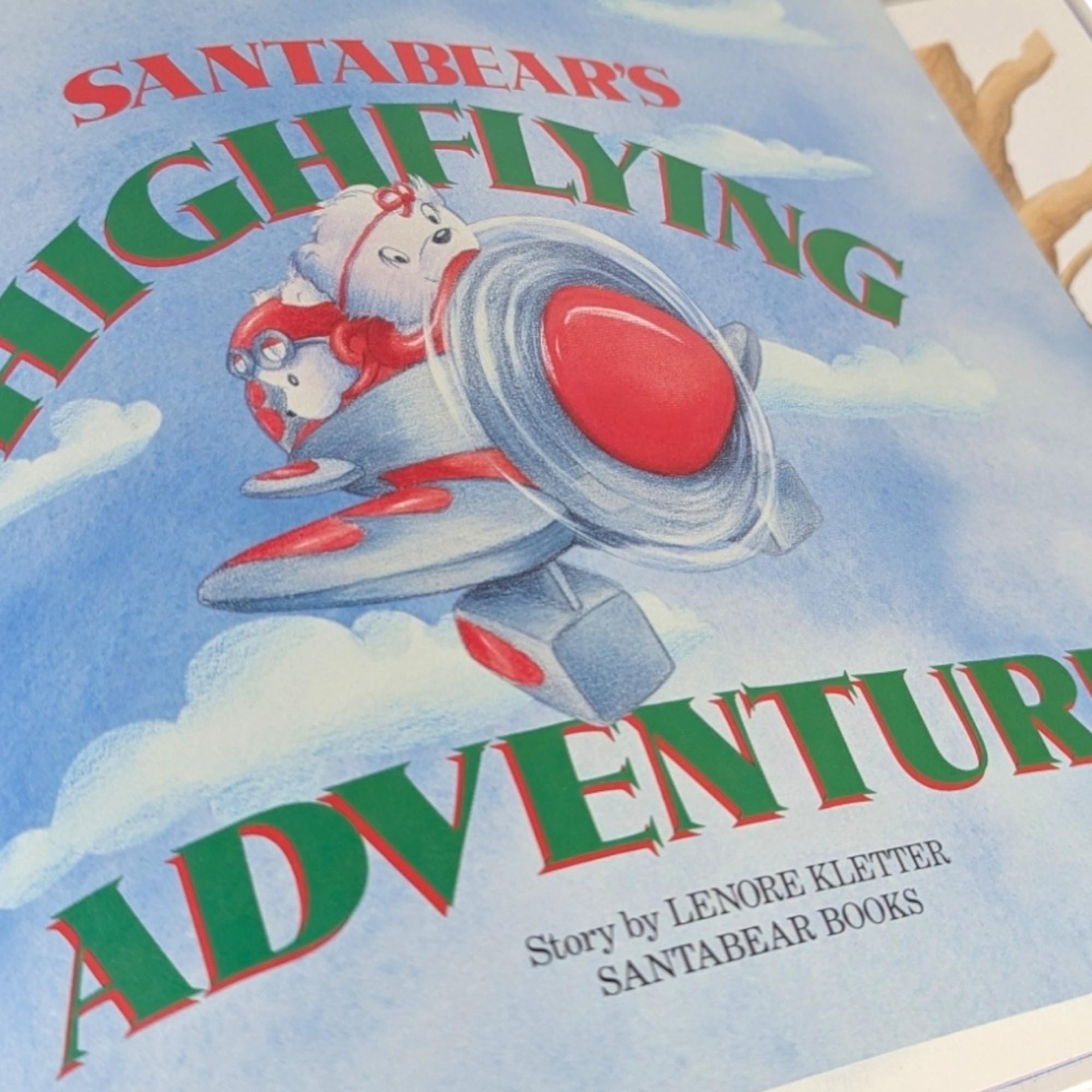 Vintage Santabear's High Flying Adventure Book: 1987 Christmas Story