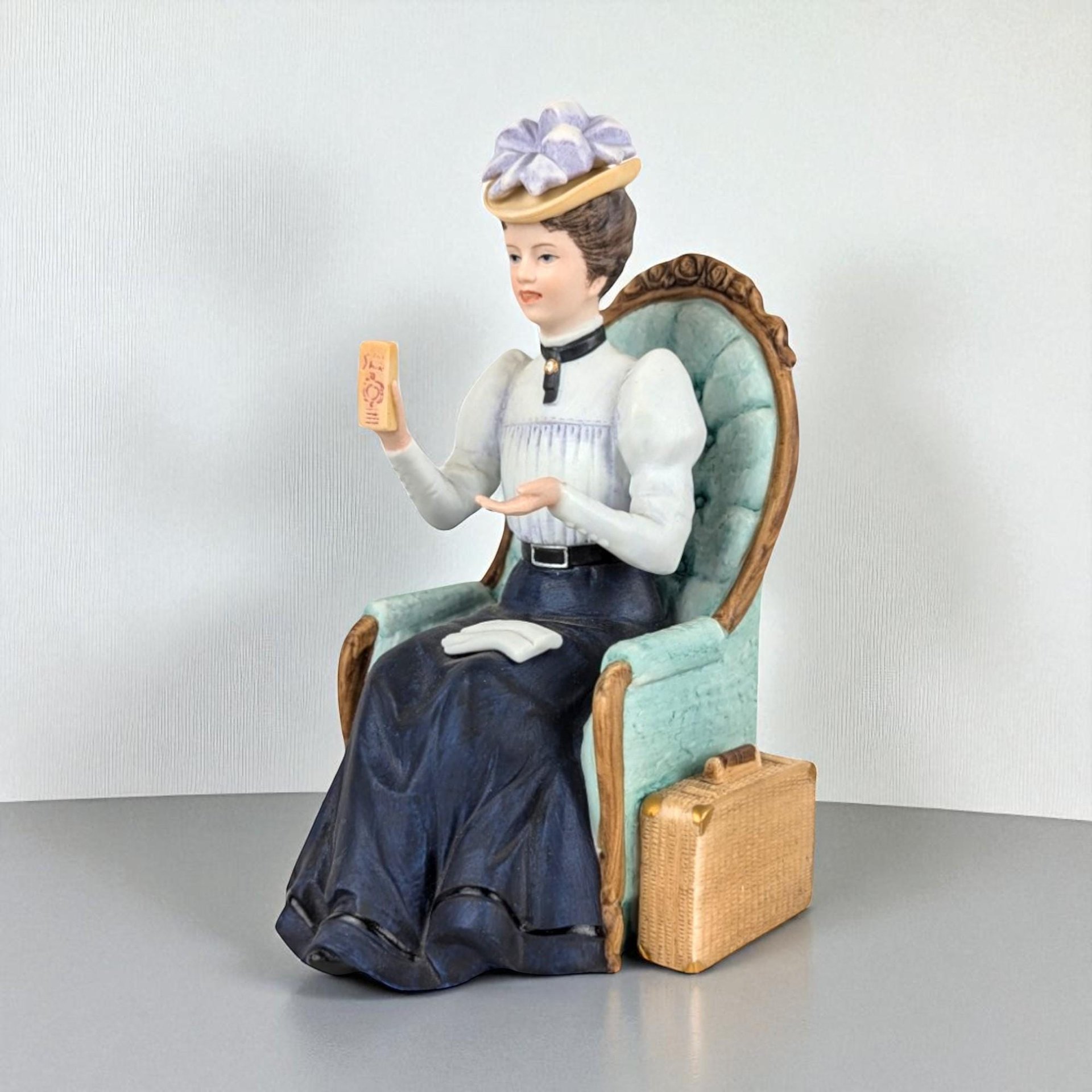 Vintage 1982 Avon Albee Award Figurine: Presidents Club Collectible