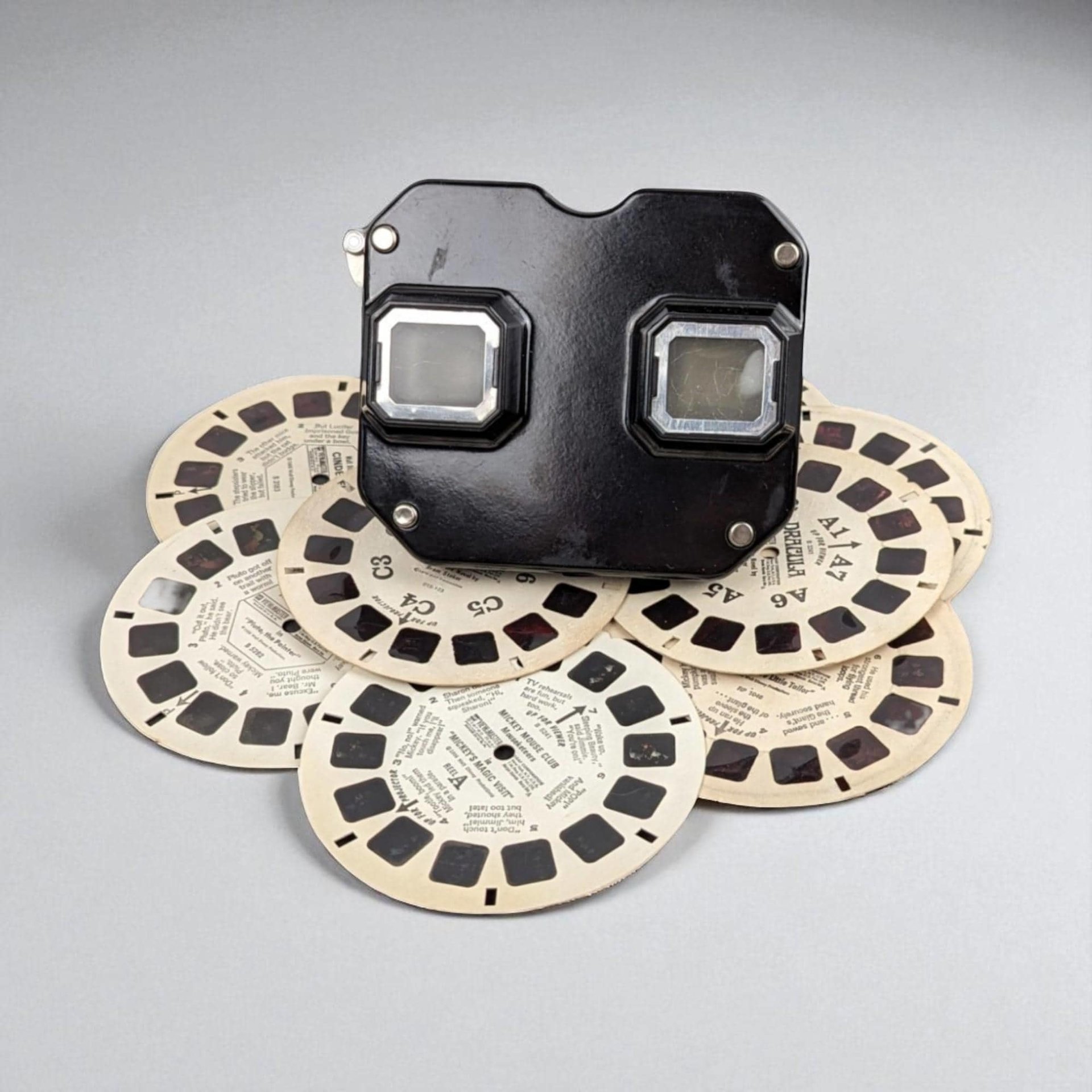 Vintage Sawyer's View-Master: Retro 3D Toy Viewer with 10 Reels