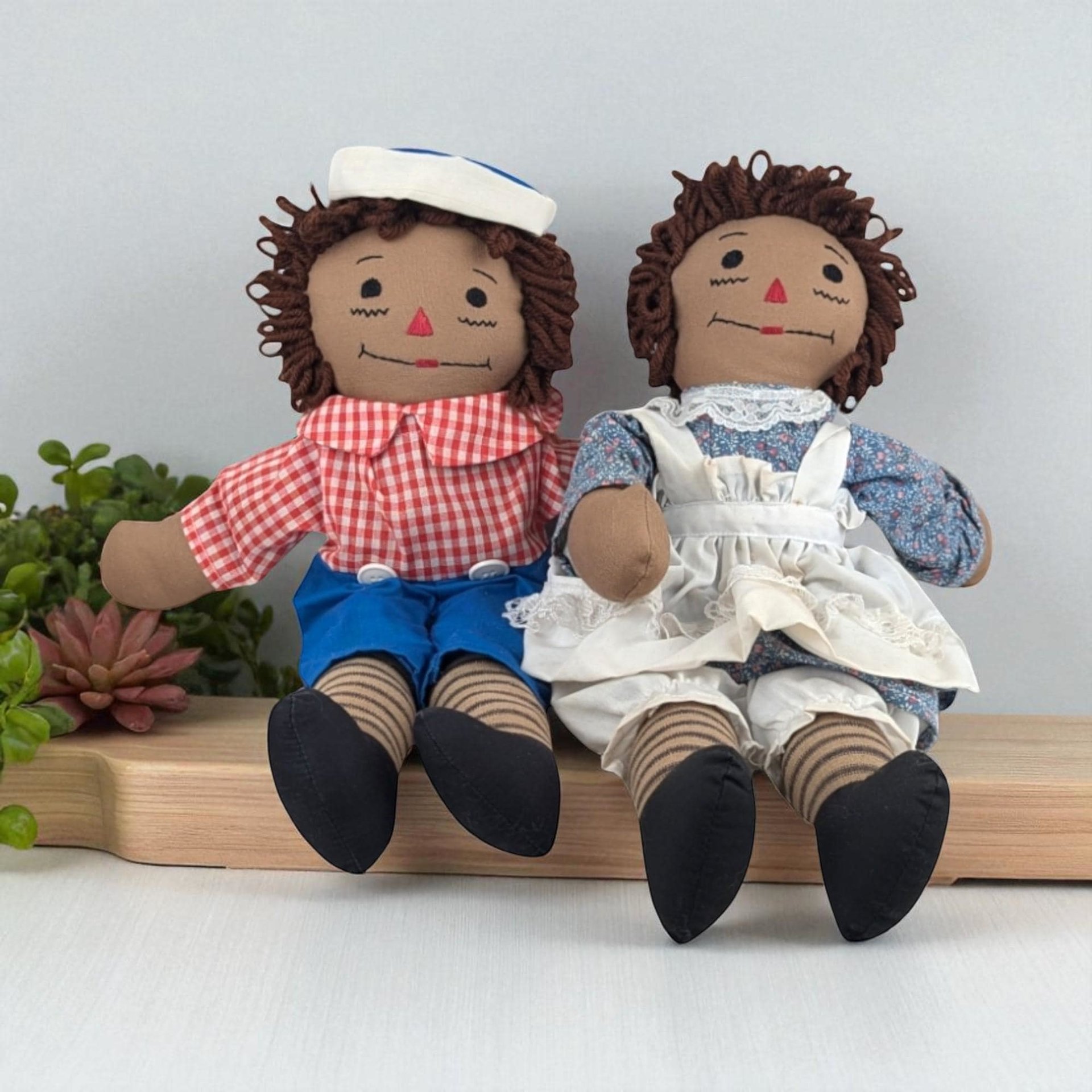 Vintage Raggedy Ann and Andy Dolls: Classic Collectible Toys