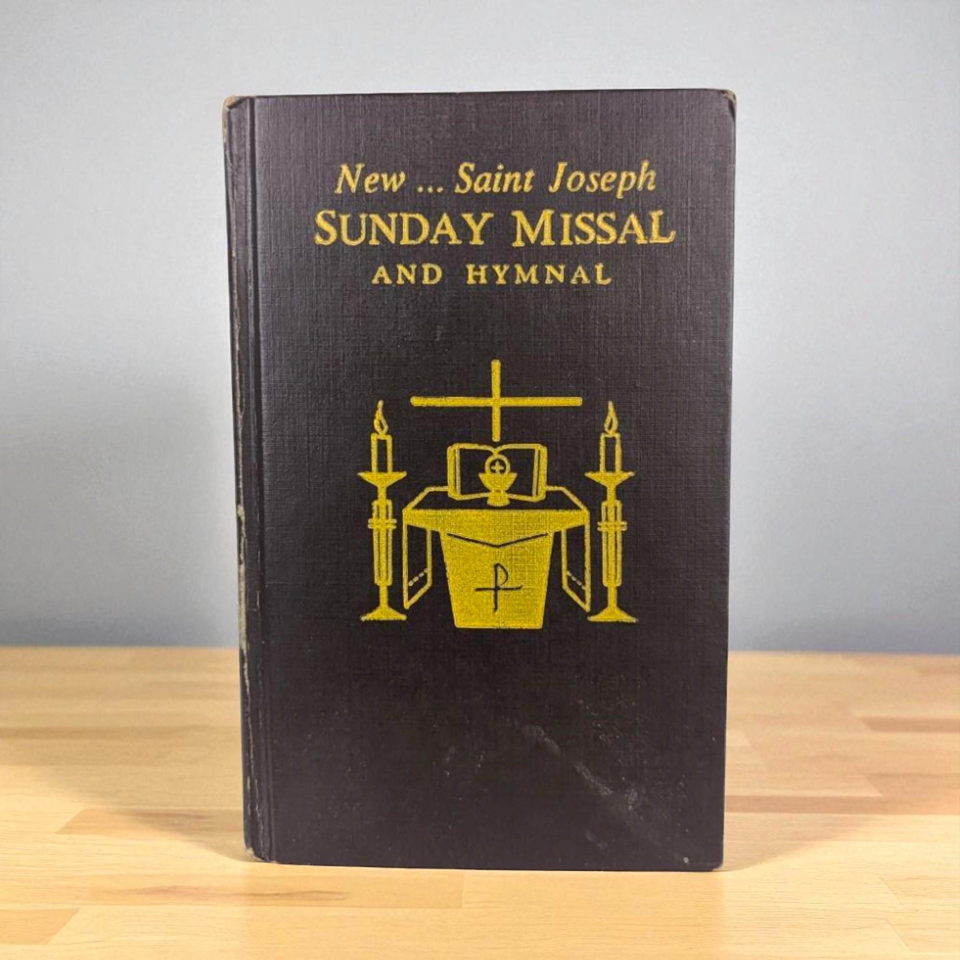 Vintage 1968 Saint Joseph Sunday Missal: Catholic Mass Hymnal, English Liturgy