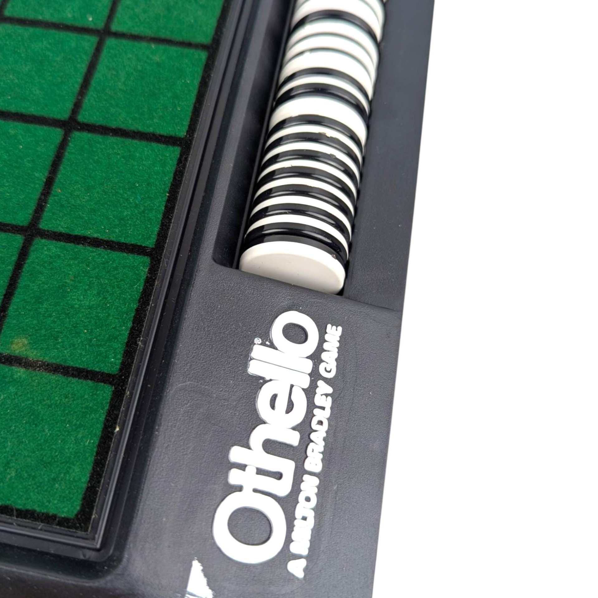 Vintage 1986 Othello Board Game: Complete Milton Bradley Strategy Game