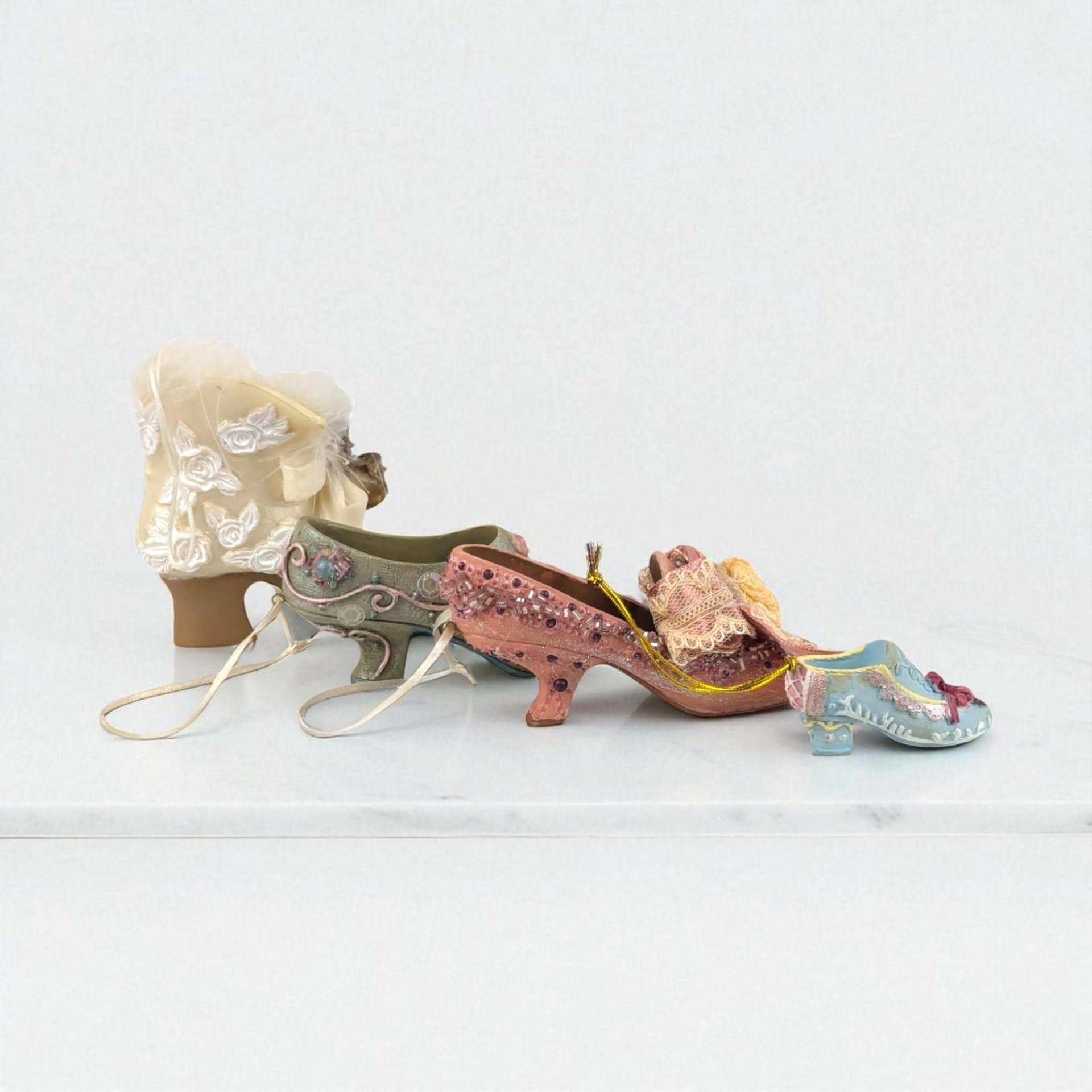 Vintage Resin High Heel Shoe Ornaments: Fashion Christmas Decor, Set of 4