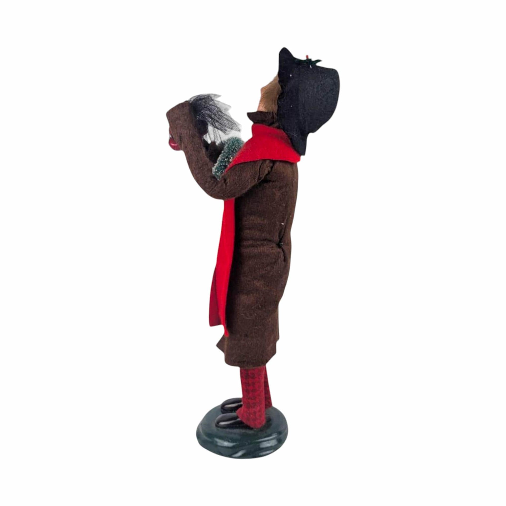 Vintage Byers' Choice Caroler: 1998 Street Vendor Woman with Wreath