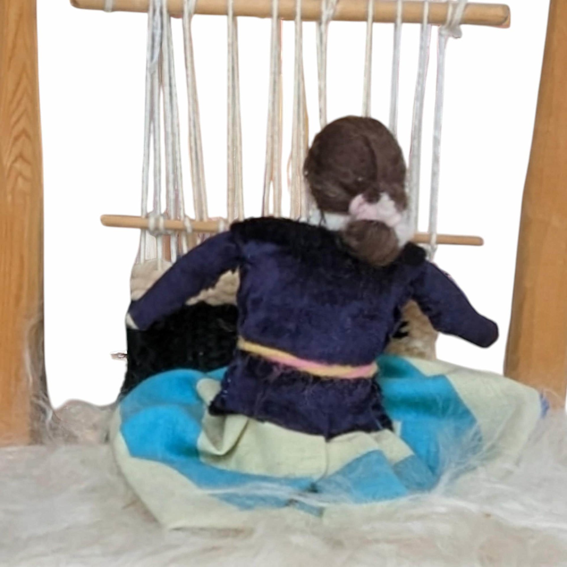 Vintage Navajo Weaver Woman Figurine: Southwestern Native American Art