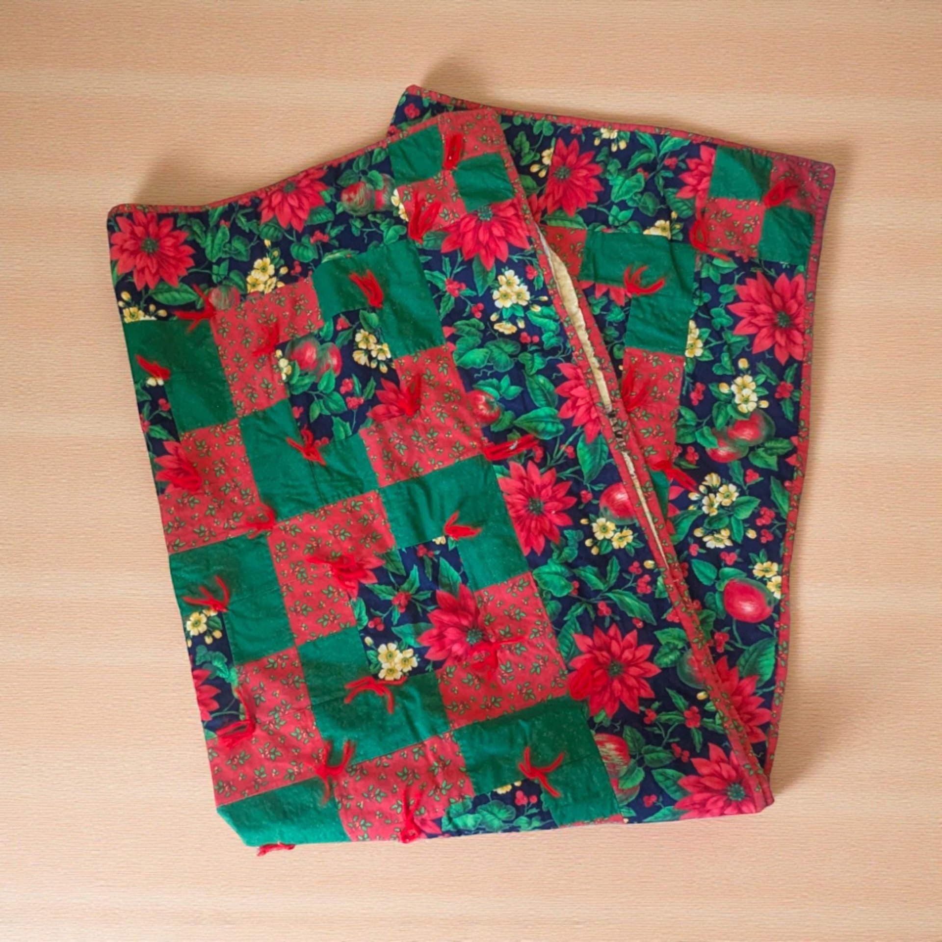 Vintage Christmas Patchwork Quilt: Reversible Poinsettia Holiday Throw