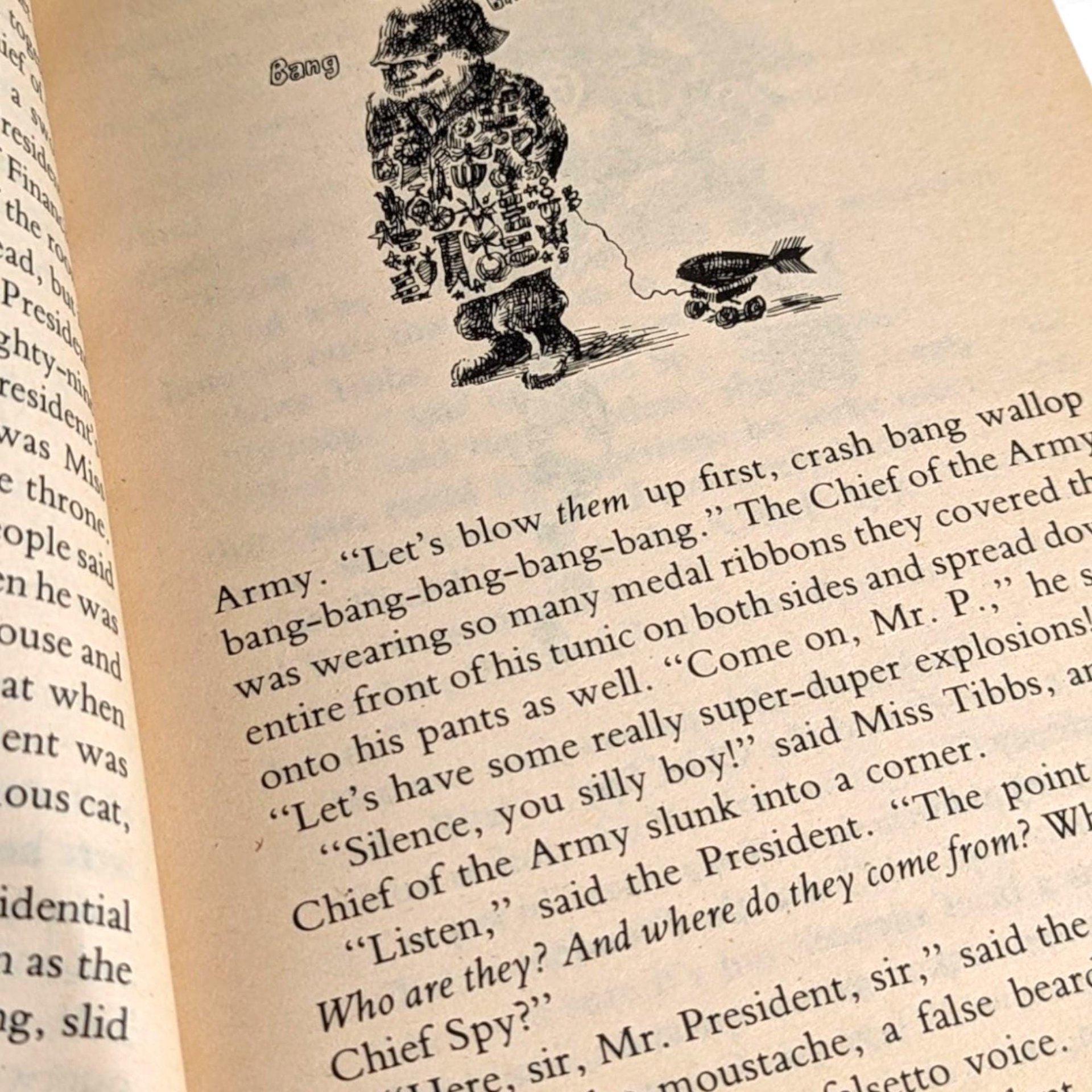 Vintage Charlie and the Great Glass Elevator: 1972 Roald Dahl Paperback, Illustrated Children's Book