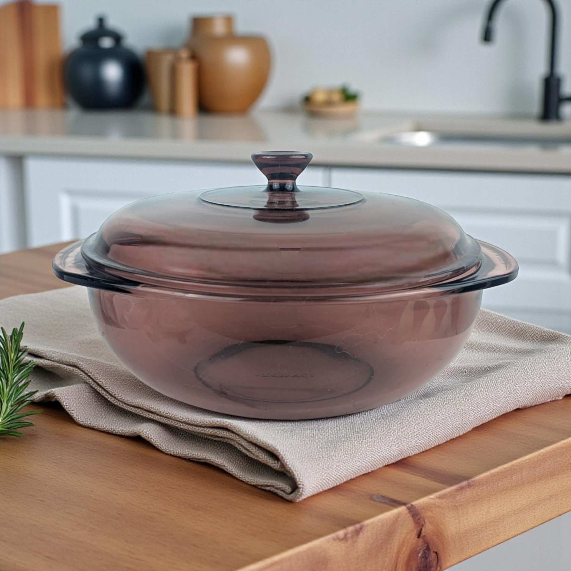 Vintage Pyrex 2 Quart Casserole Dish: Smokey Purple Glass Bakeware with Lid