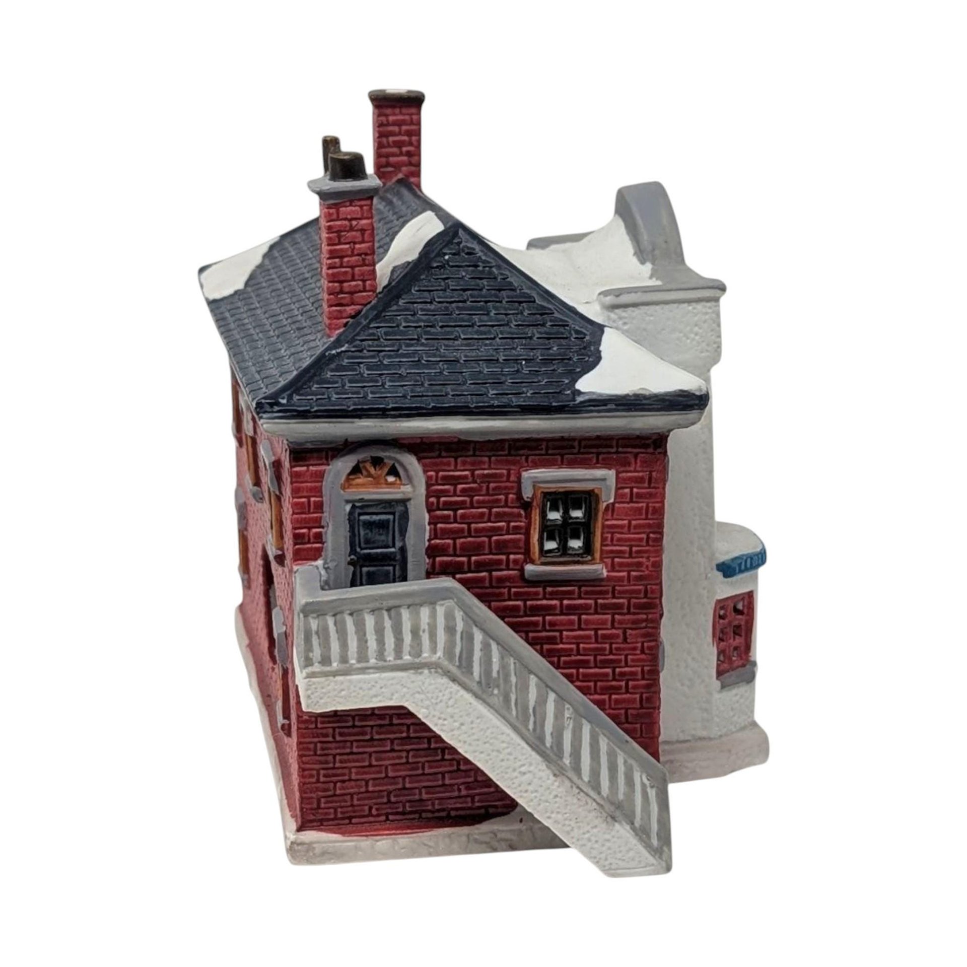 Vintage 1994 Lemax The Old Bull and Bear: Dickensvale Lighted Christmas Village Pub