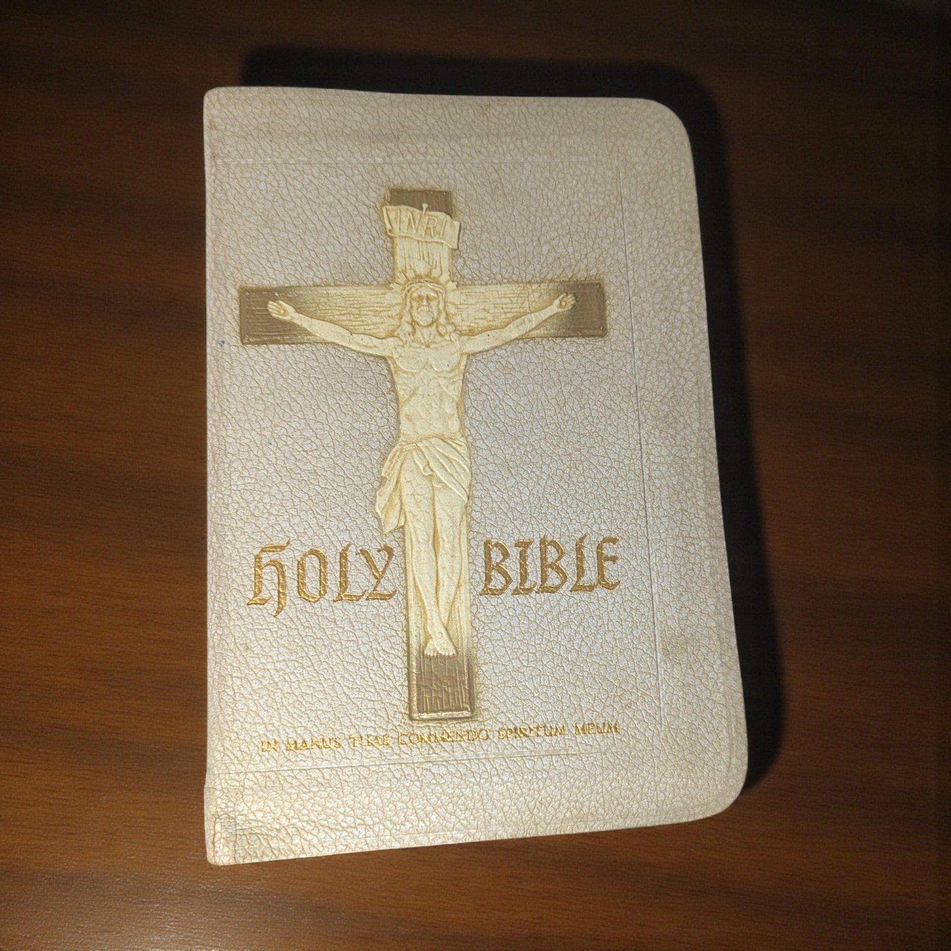 1955 Holy Bible: Thumb Indexed Gilt Edge Family Bible