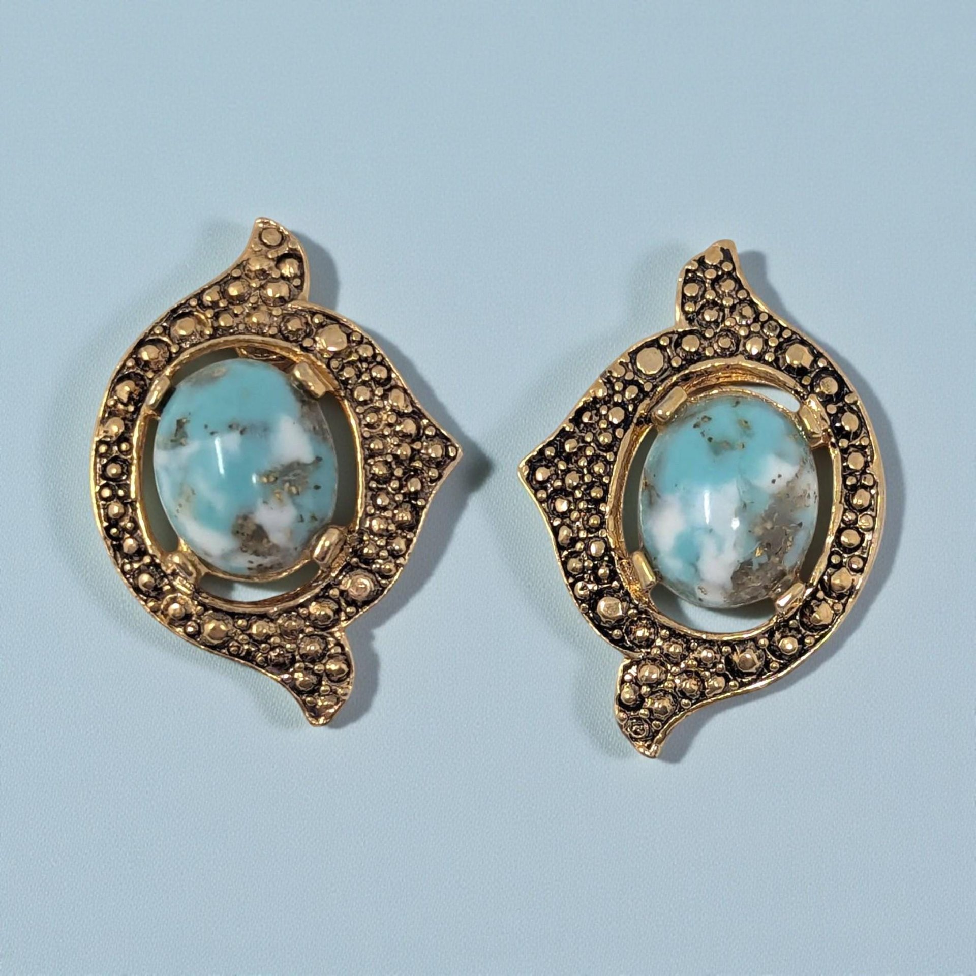 Vintage Sarah Coventry Desert Sky Earrings: 1970s Faux Turquoise Clip Ons