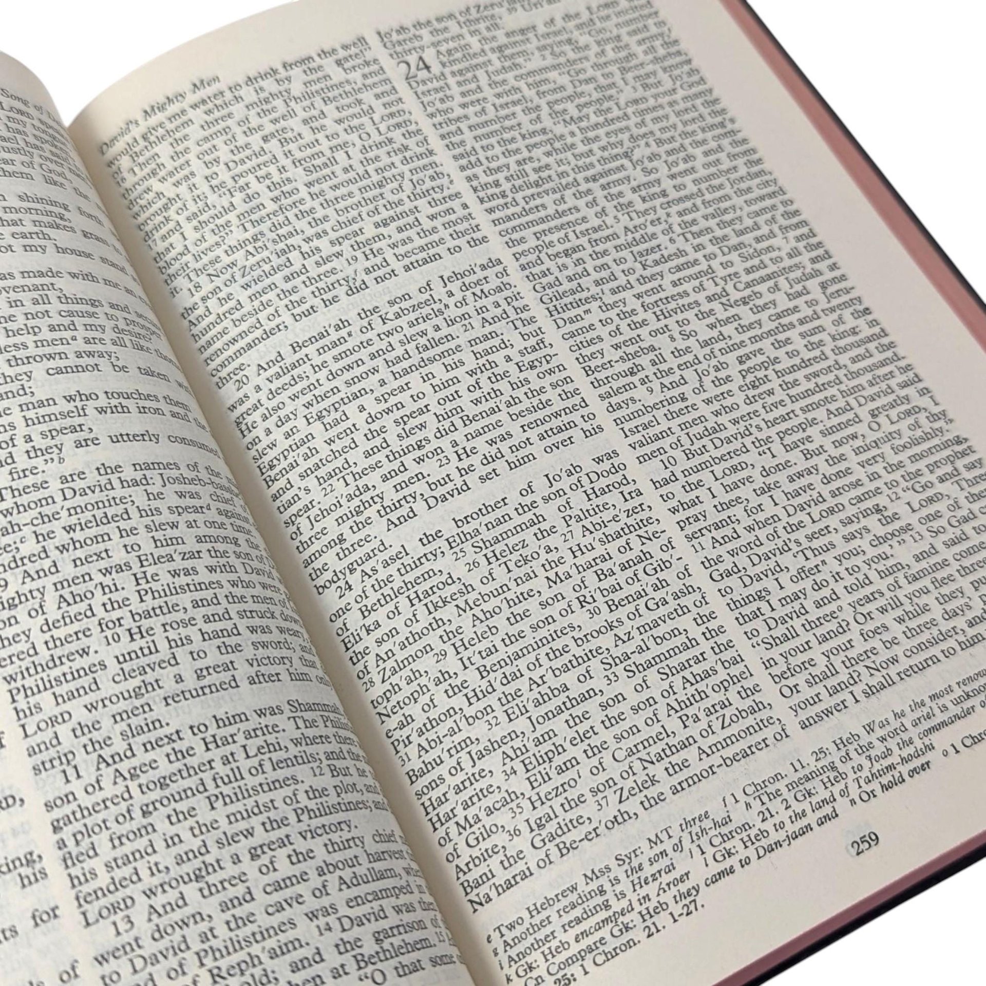 Vintage 1952 Holy Bible: Thomas Nelson & Sons With Helps Edition