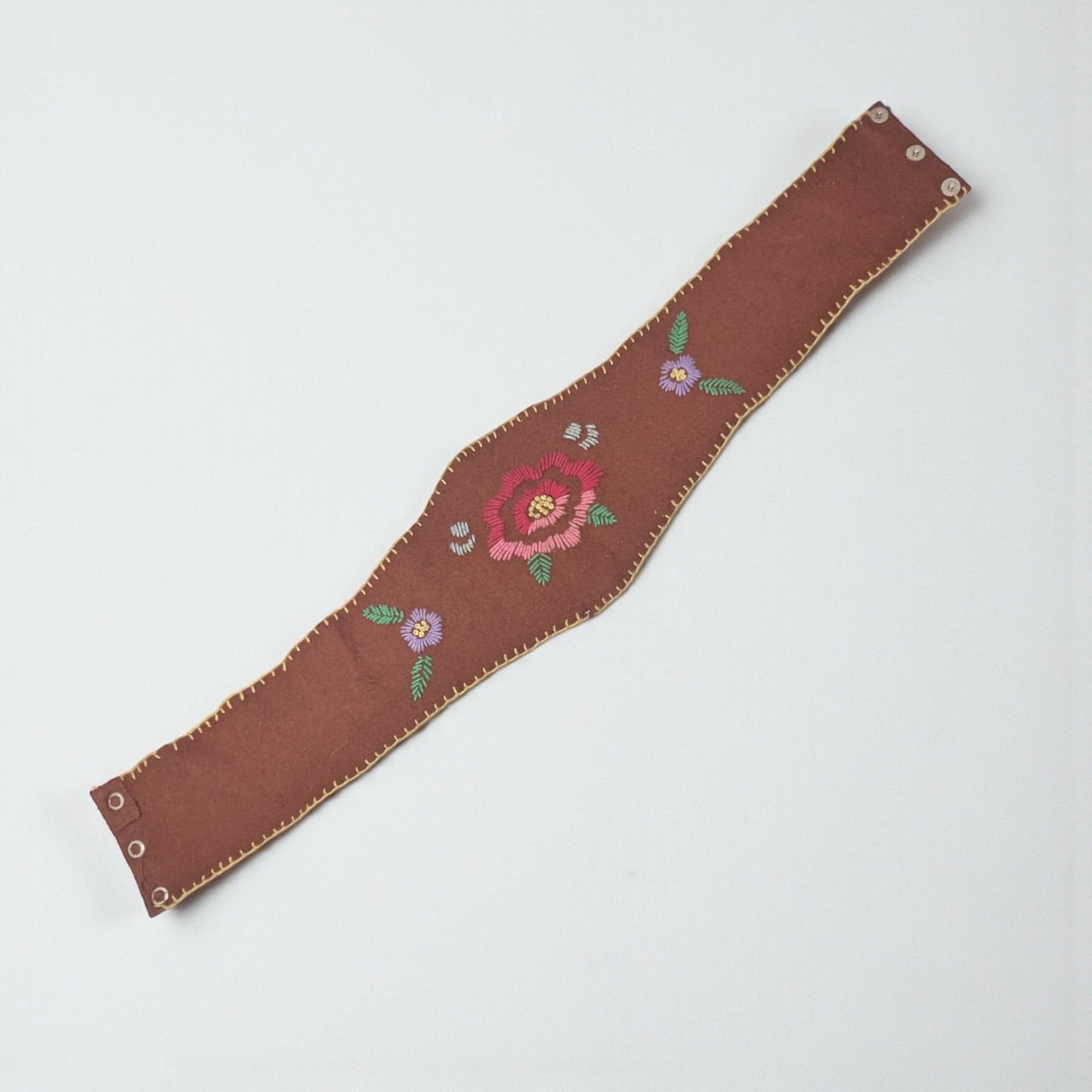 Vintage 1970s Embroidered Waist Belt: Brown Felt Floral Boho Cincher
