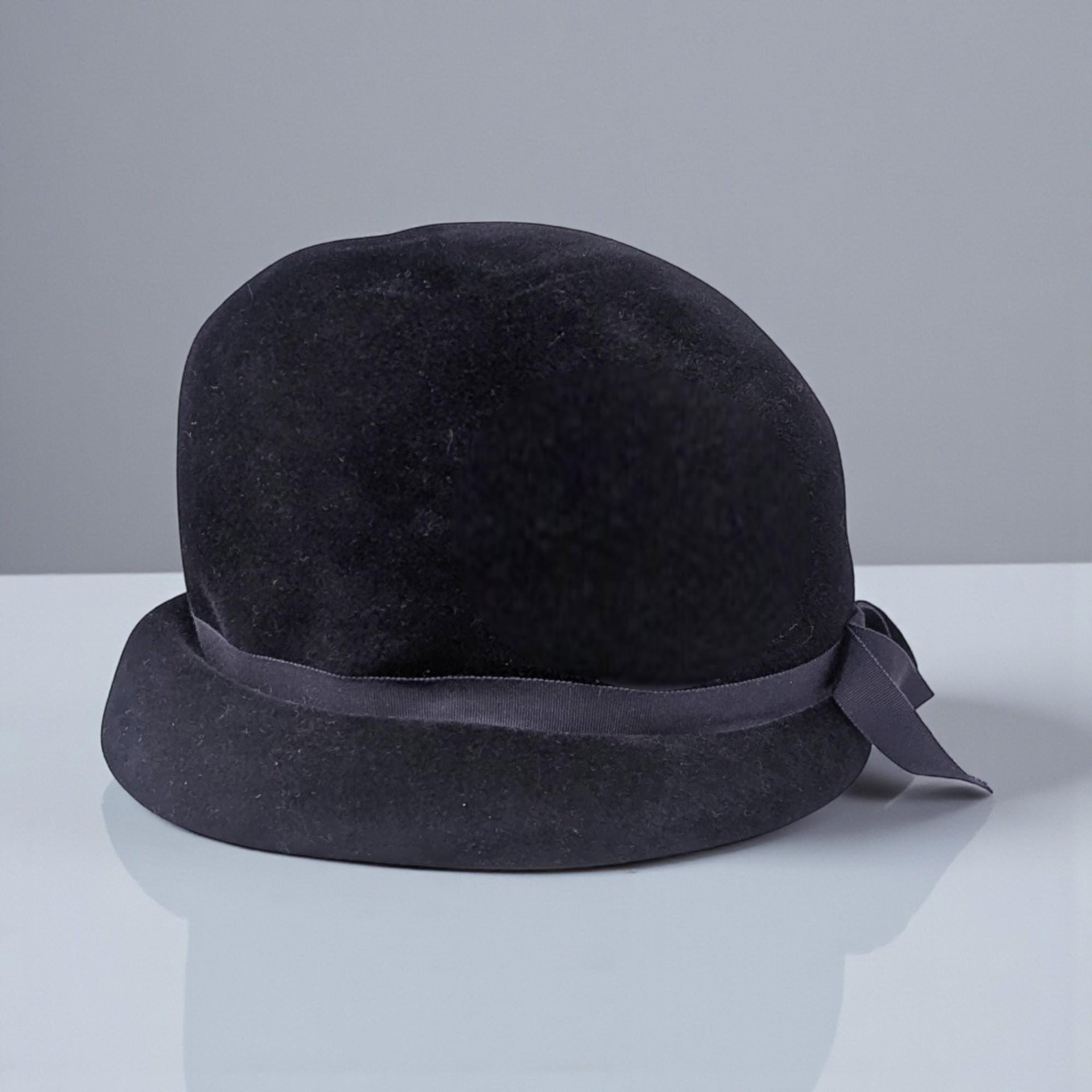 Vintage Dark Blue Wool Felt Cloche Hat: Firenze
