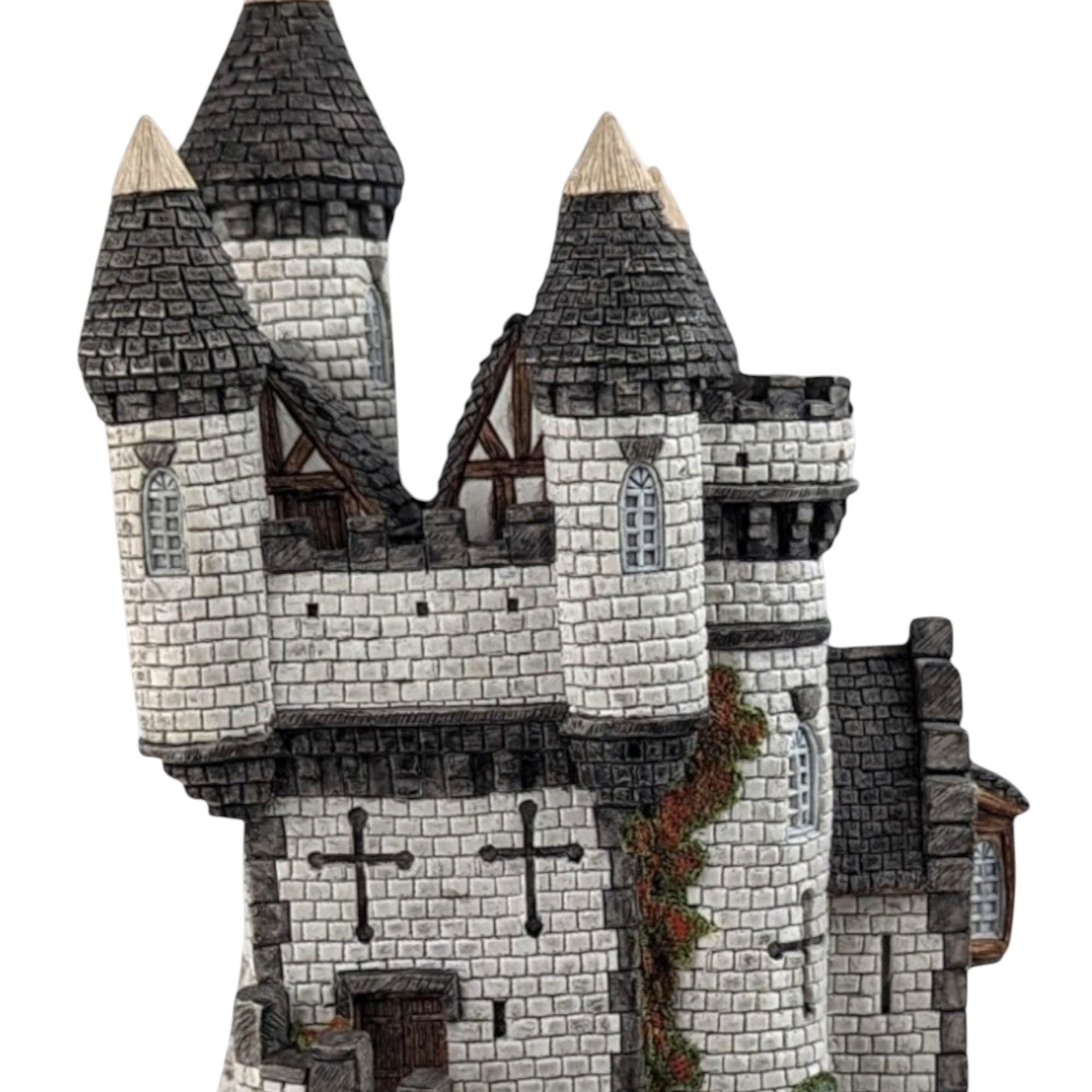 1988 David Winter Macbeth's Castle