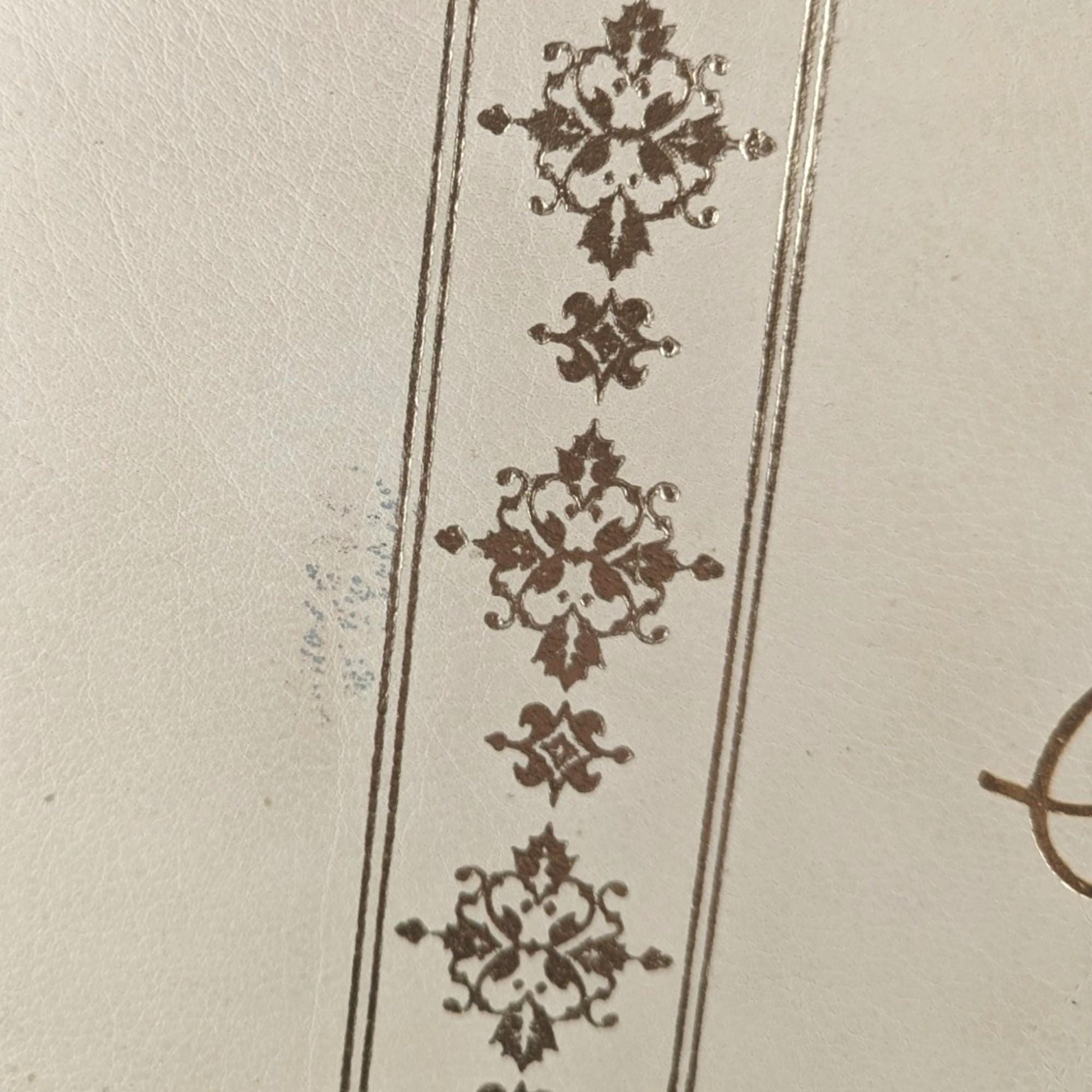 Vintage Memories Large Gold Embossed Cream Photo Album