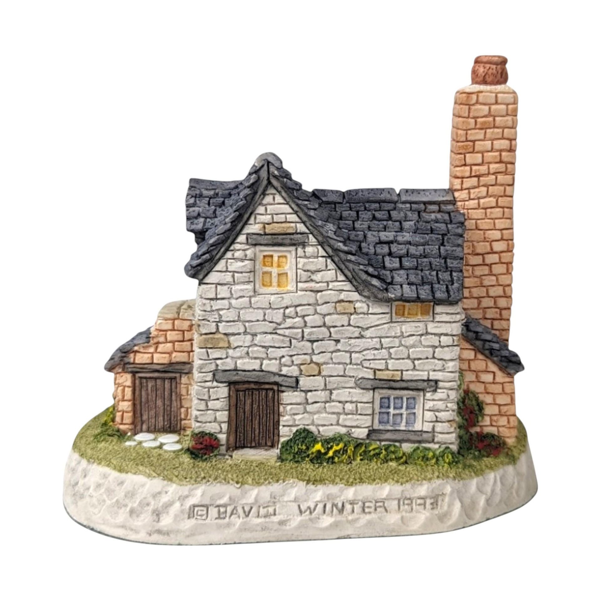 1993 David Winter The Smithy Cottage