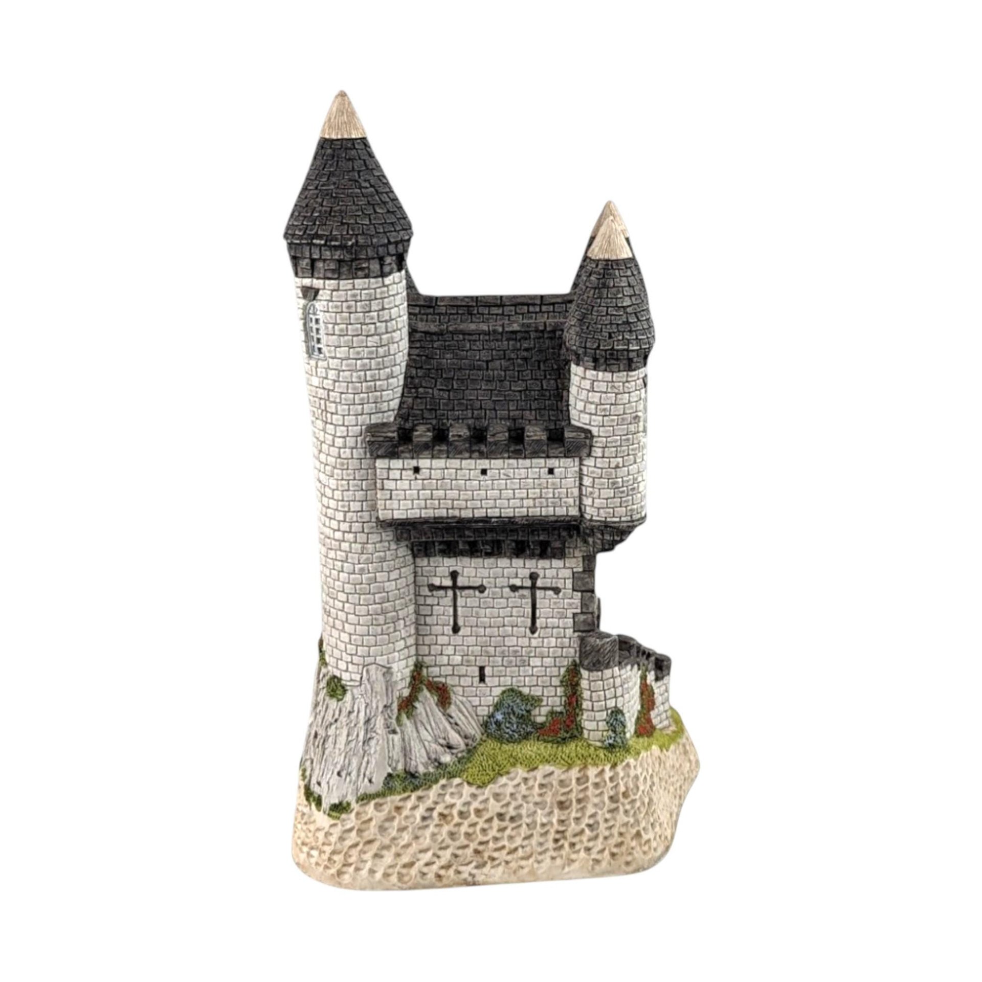 1988 David Winter Macbeth's Castle