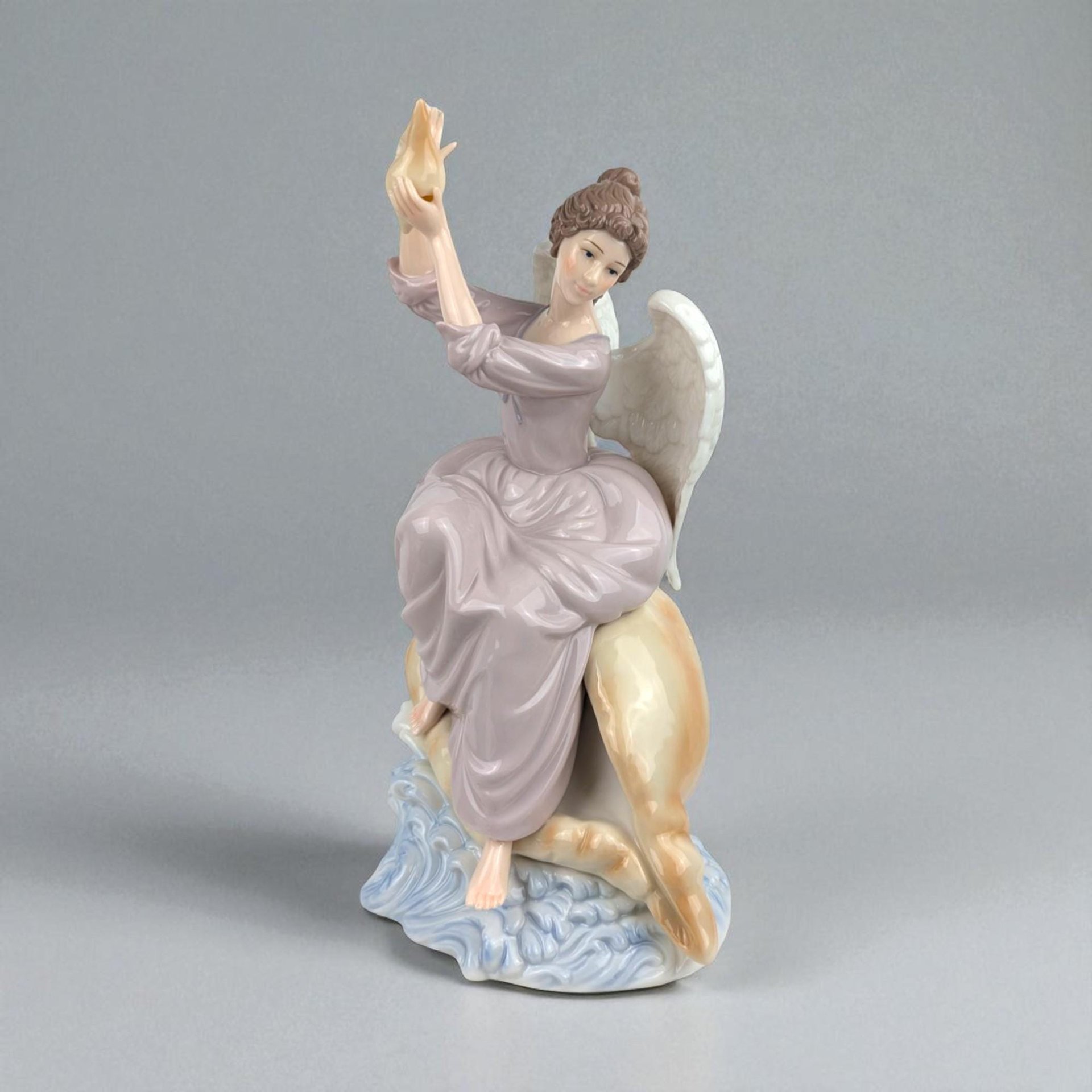 2002 Grandeur Noel Porcelain Angel Figurine