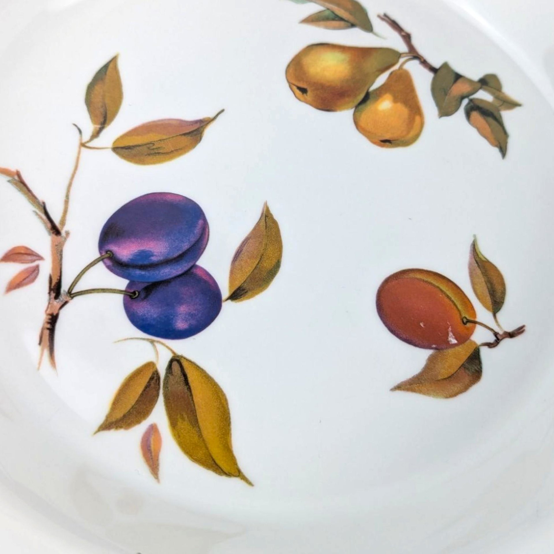 1961 Royal Worcester Evesham Pie Baker