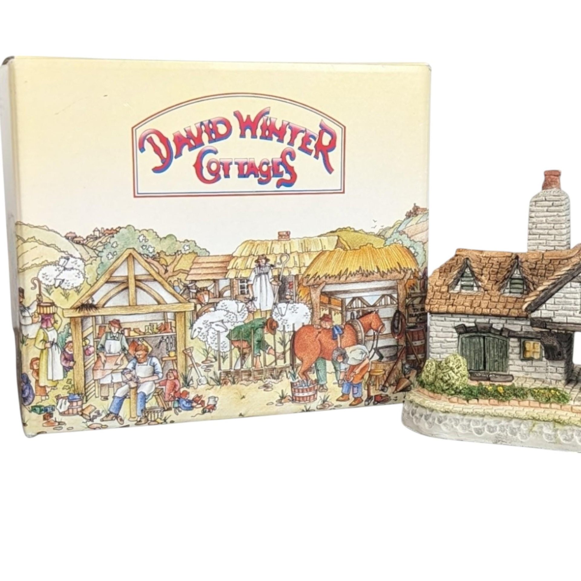 1993 David Winter The Tannery Cottage Figurine