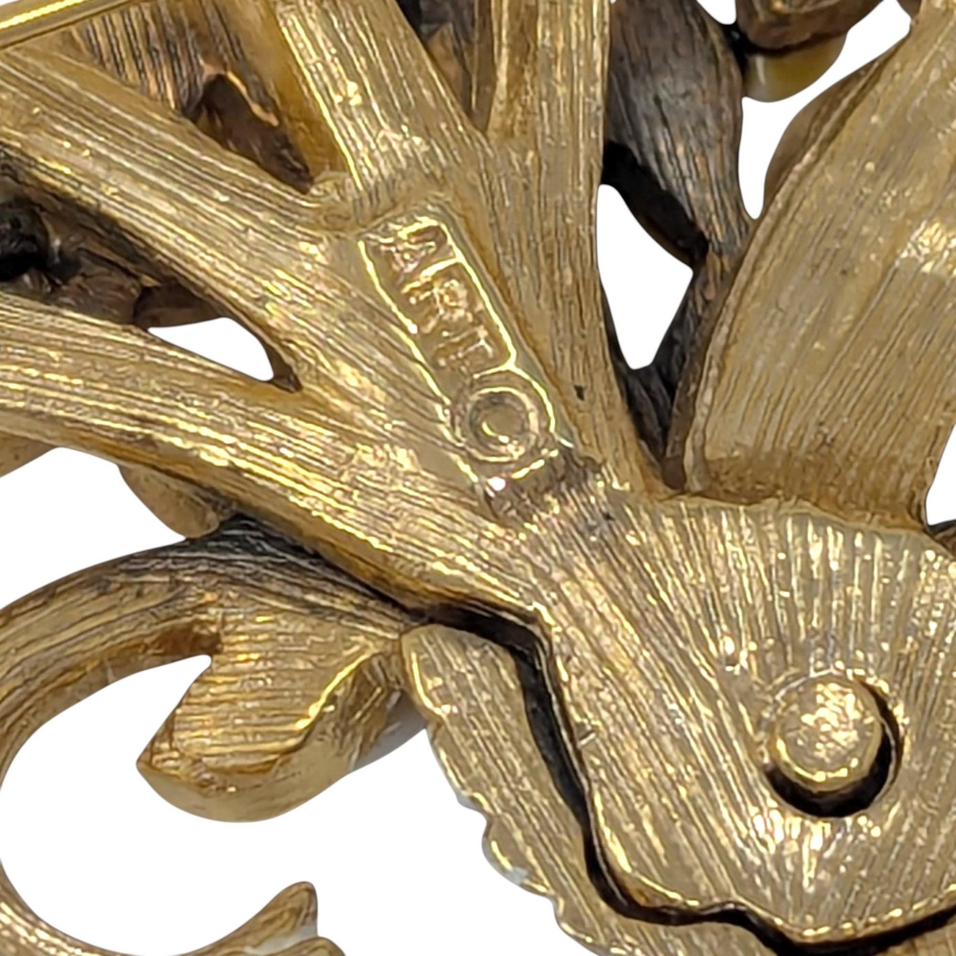 Vintage ART White Enamel & Gold-Tone Floral Brooch