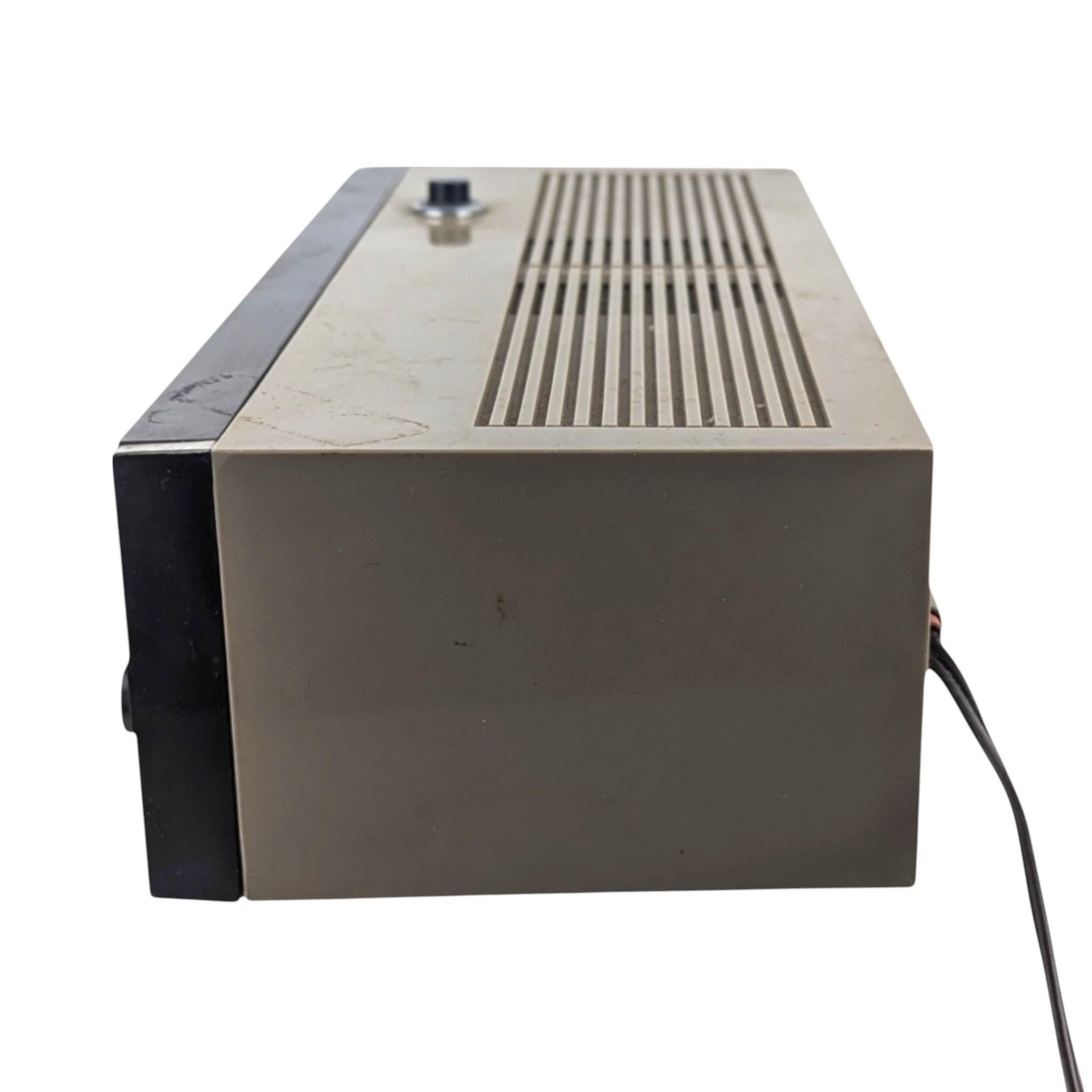 Vintage Milovac Model TR-707 AM/FM Alarm Clock Radio