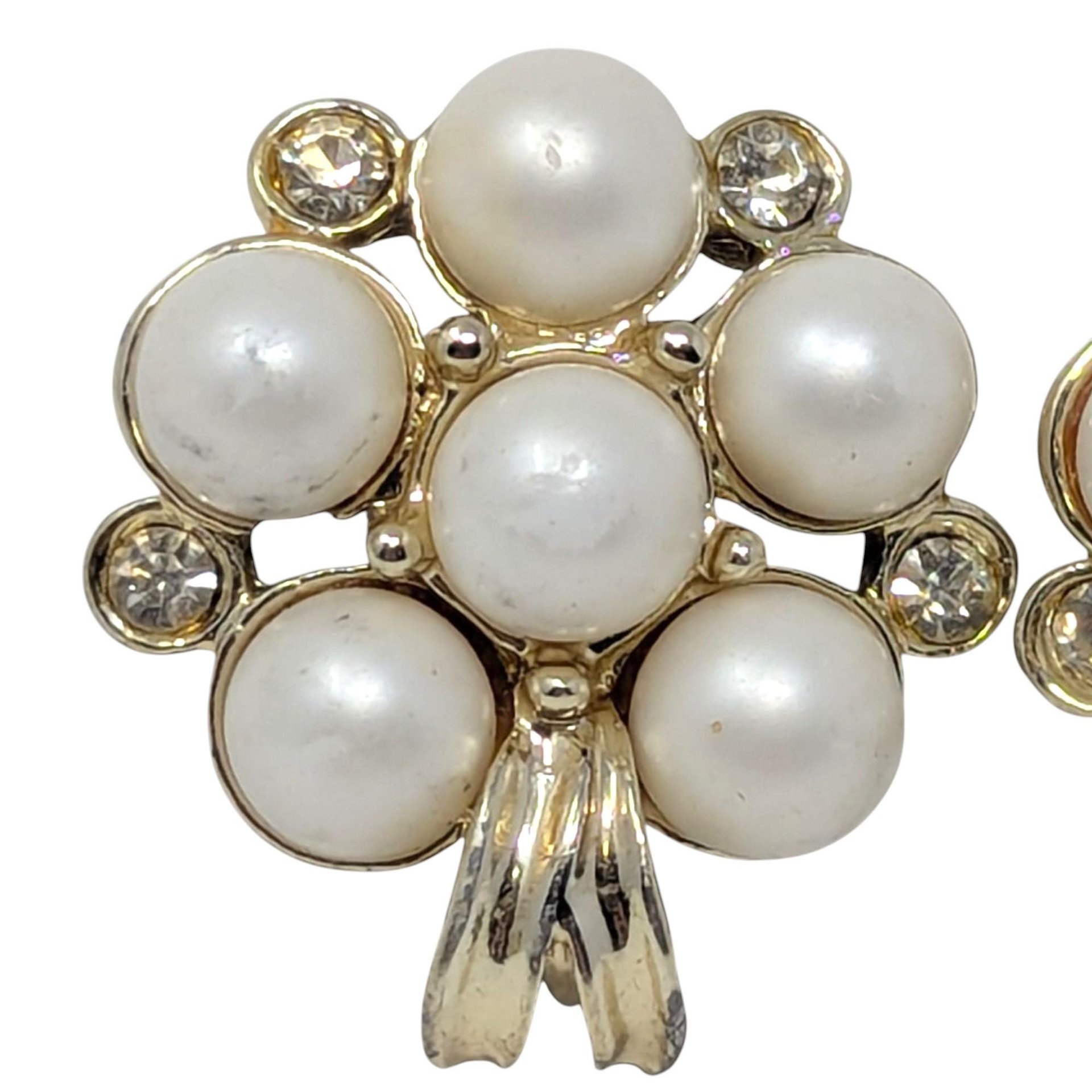 Sarah Coventry White and Gold Clip-On Earrings