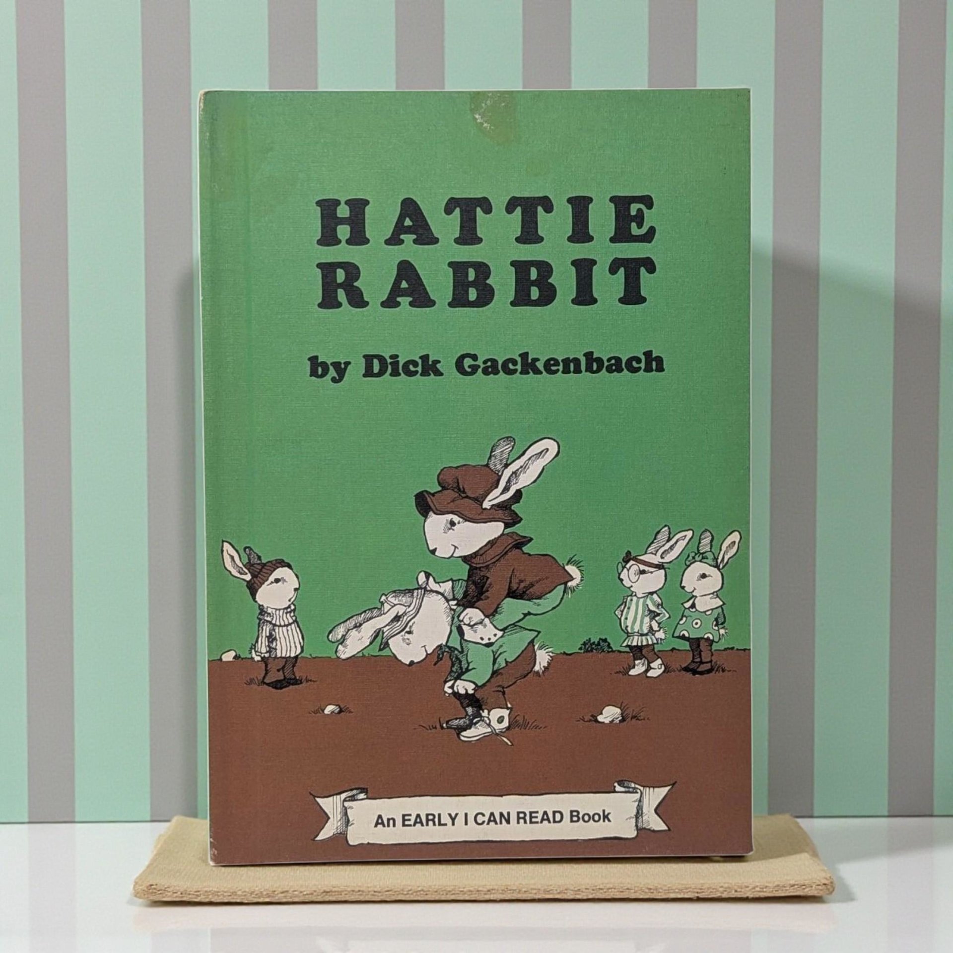 1976 "Hattie Rabbit" by Dick Gackenbach Hardcover Book
