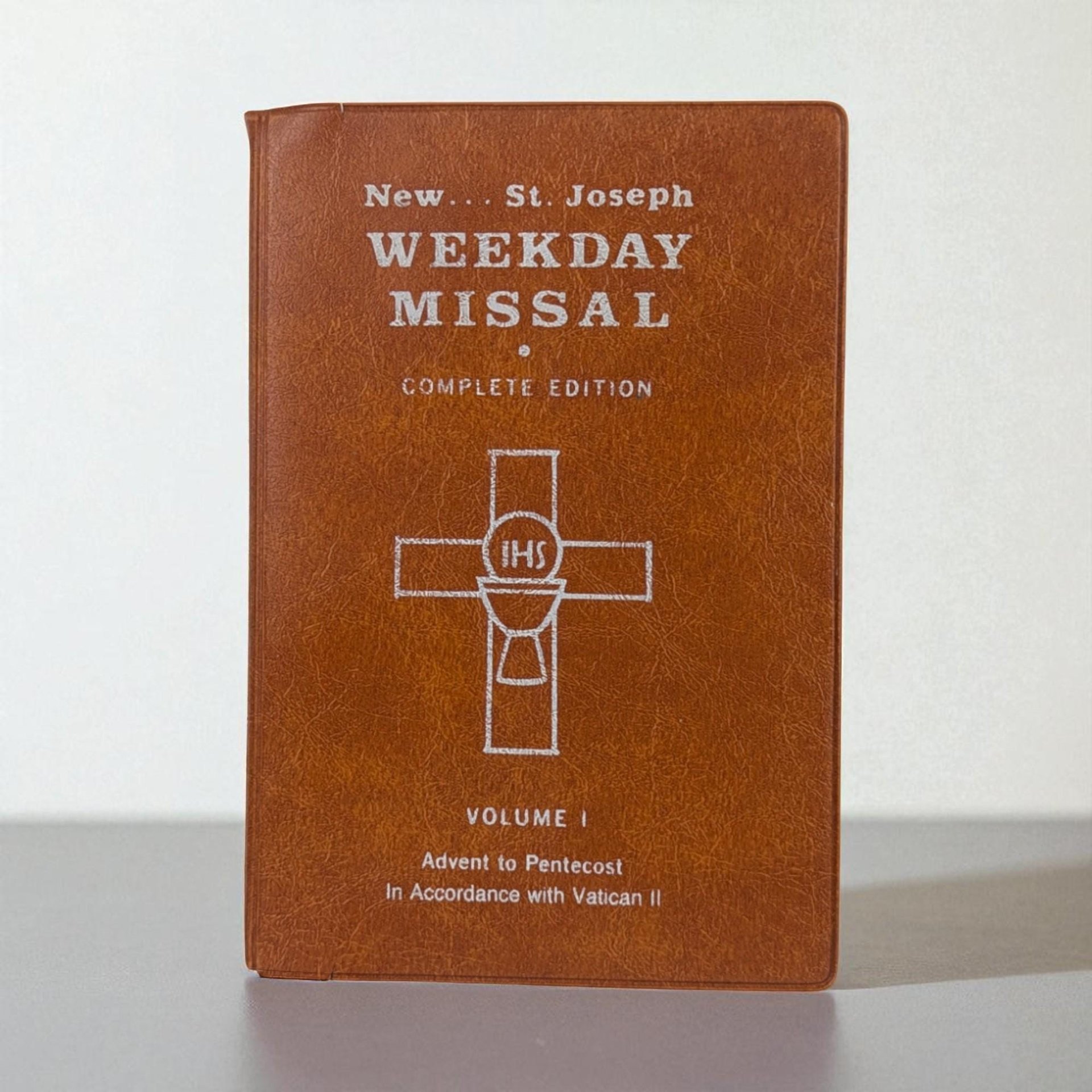 1975 New St. Joseph Weekday Missal Softcover Book