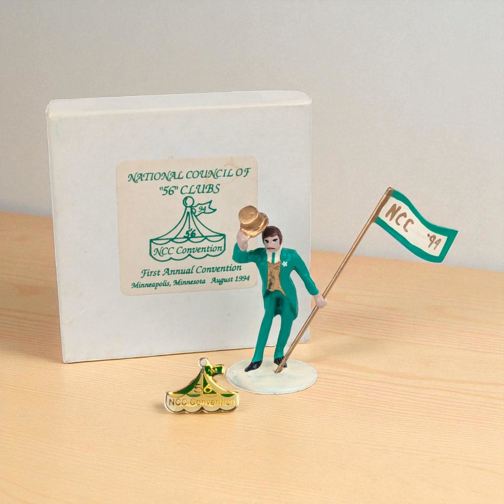 1994 Dept 56 First Annual Convention Figurine and Pin Set