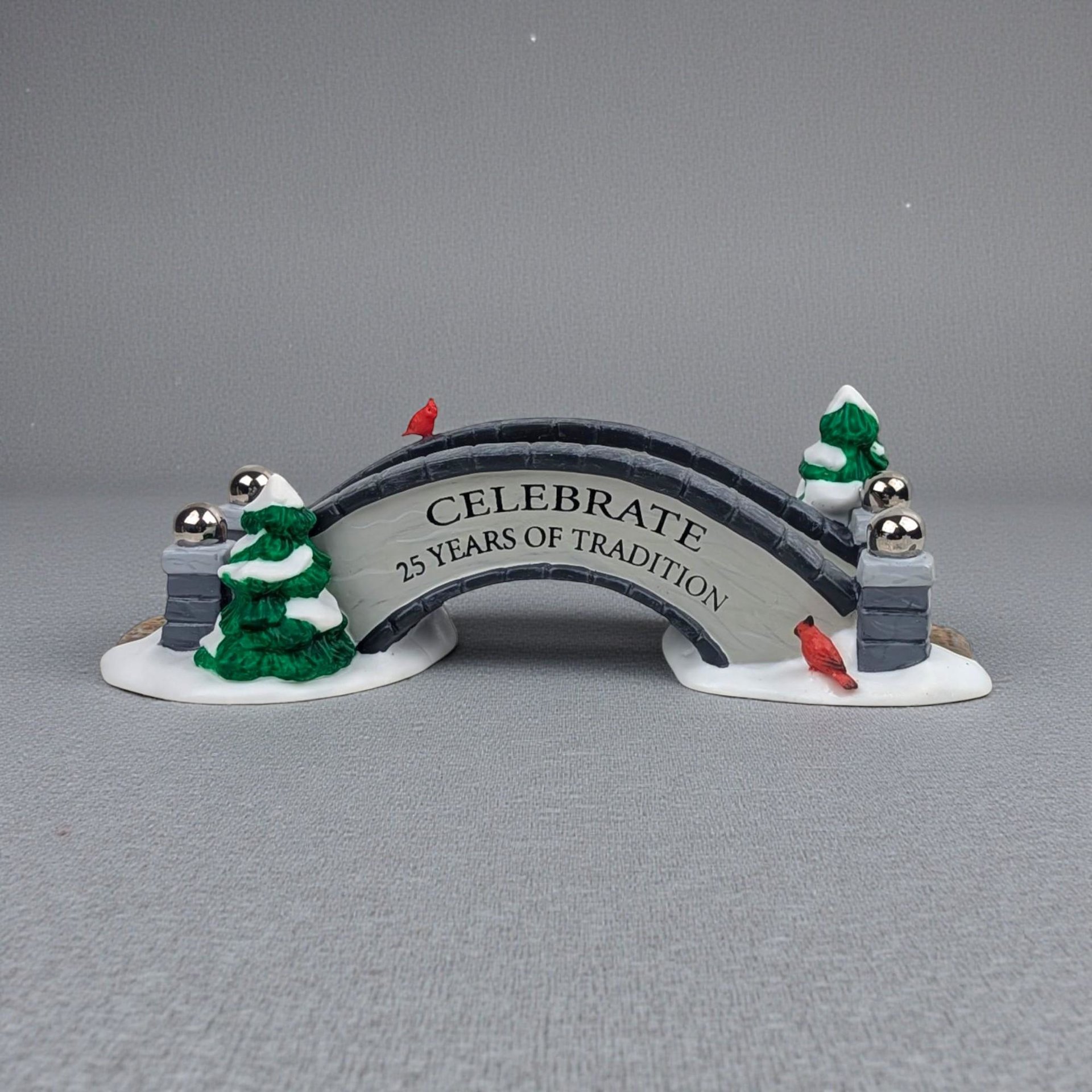 2001 Dept 56 Anniversary Event "Footbridge"