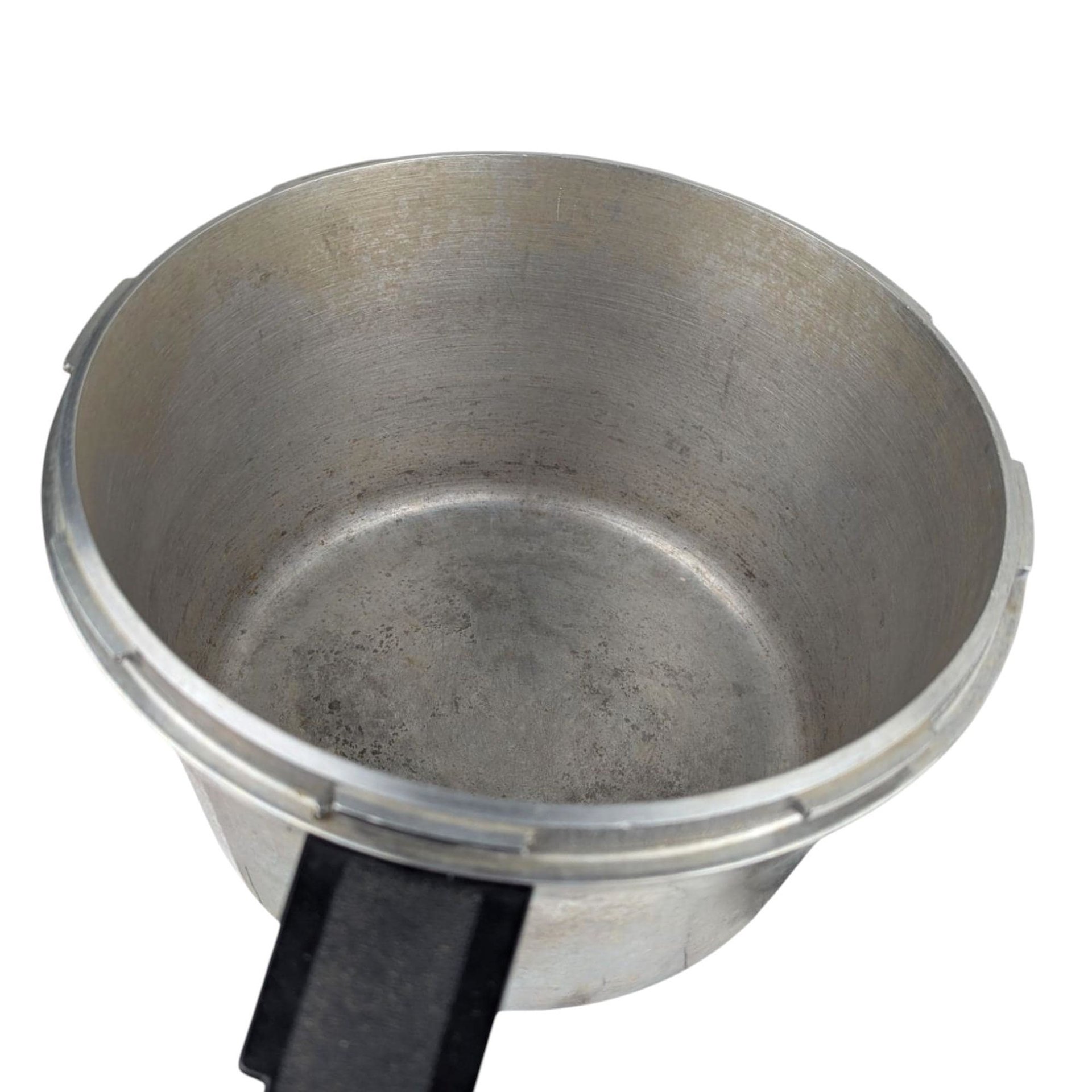 Vintage Presto 4-Quart Pressure Cooker