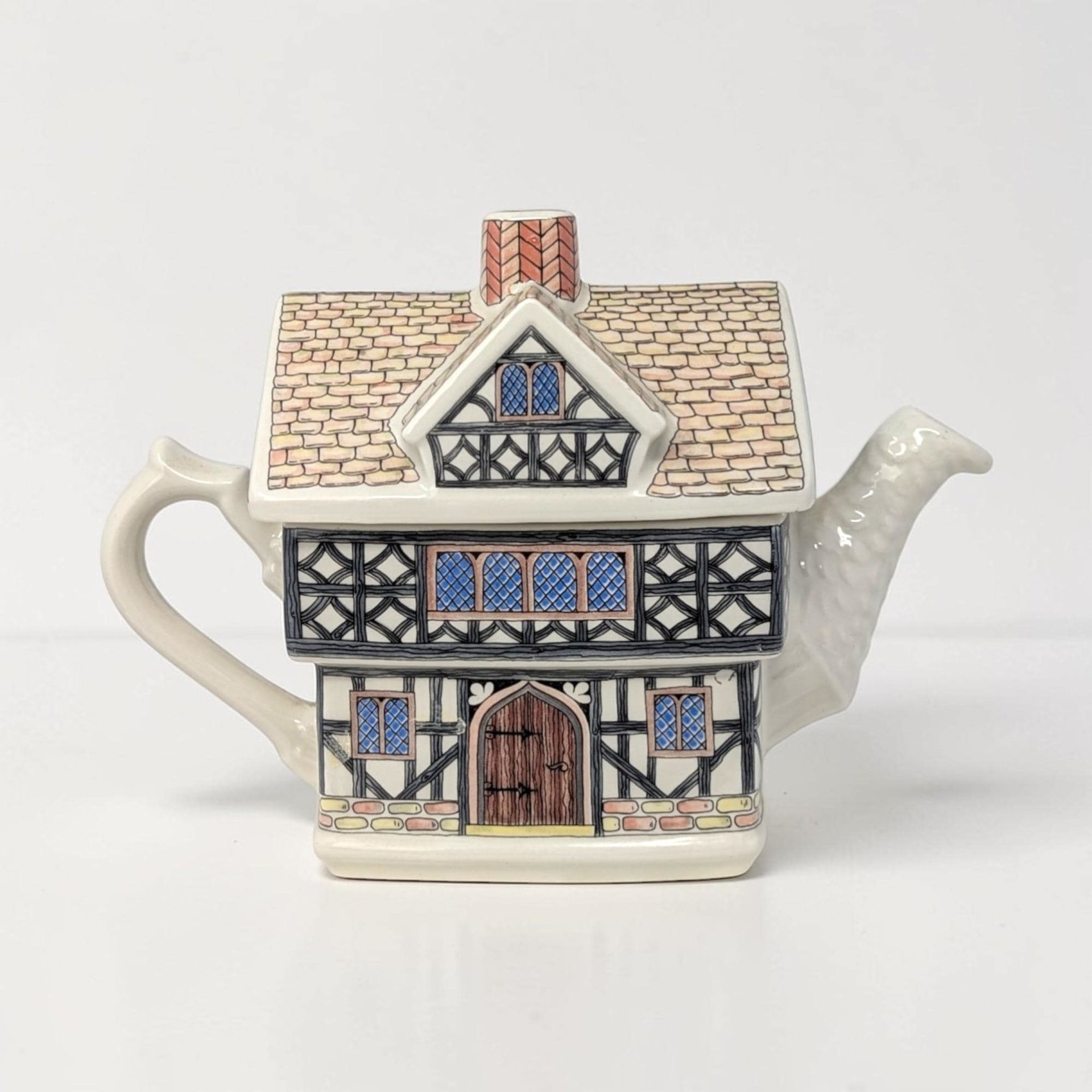 Vintage Sadler Tudor House Decorative Teapot