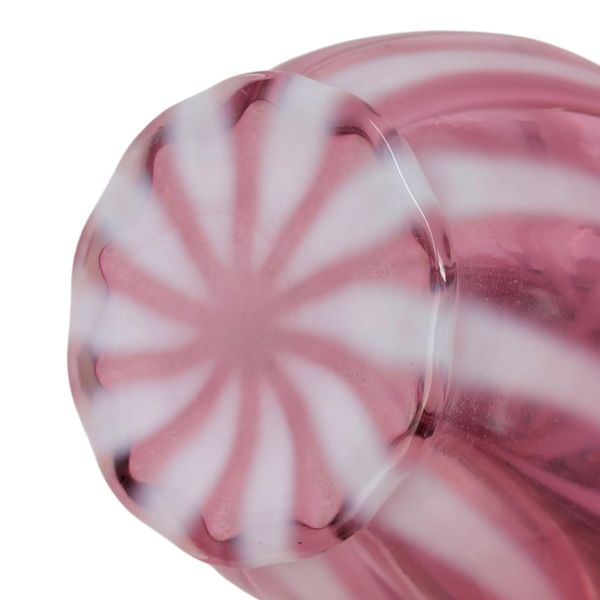 Fenton Pink Swirl Opalescent Vase – Vintage Ribbed Art Glass Floral Decor