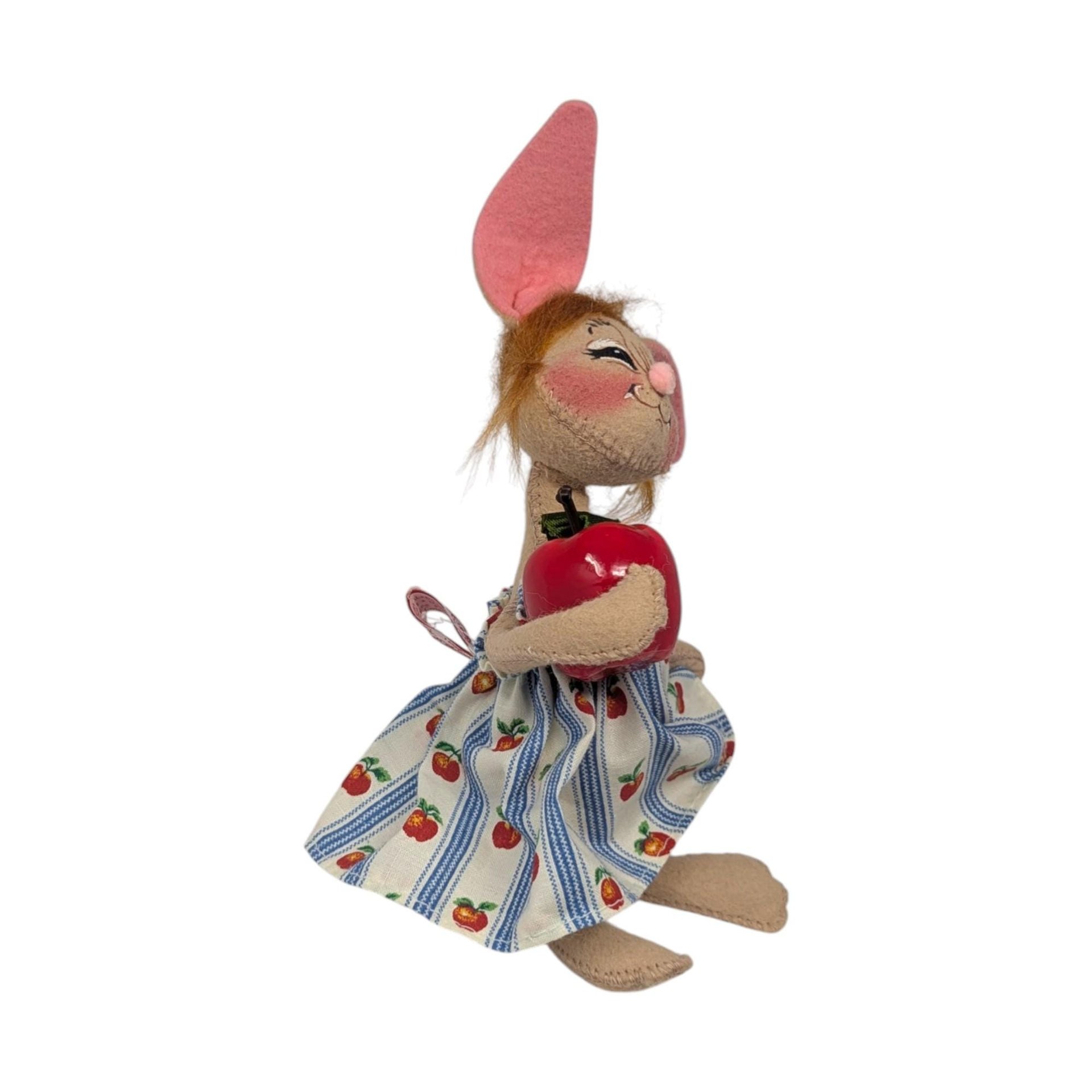 1995 Annalee Spring Country Girl Bunny