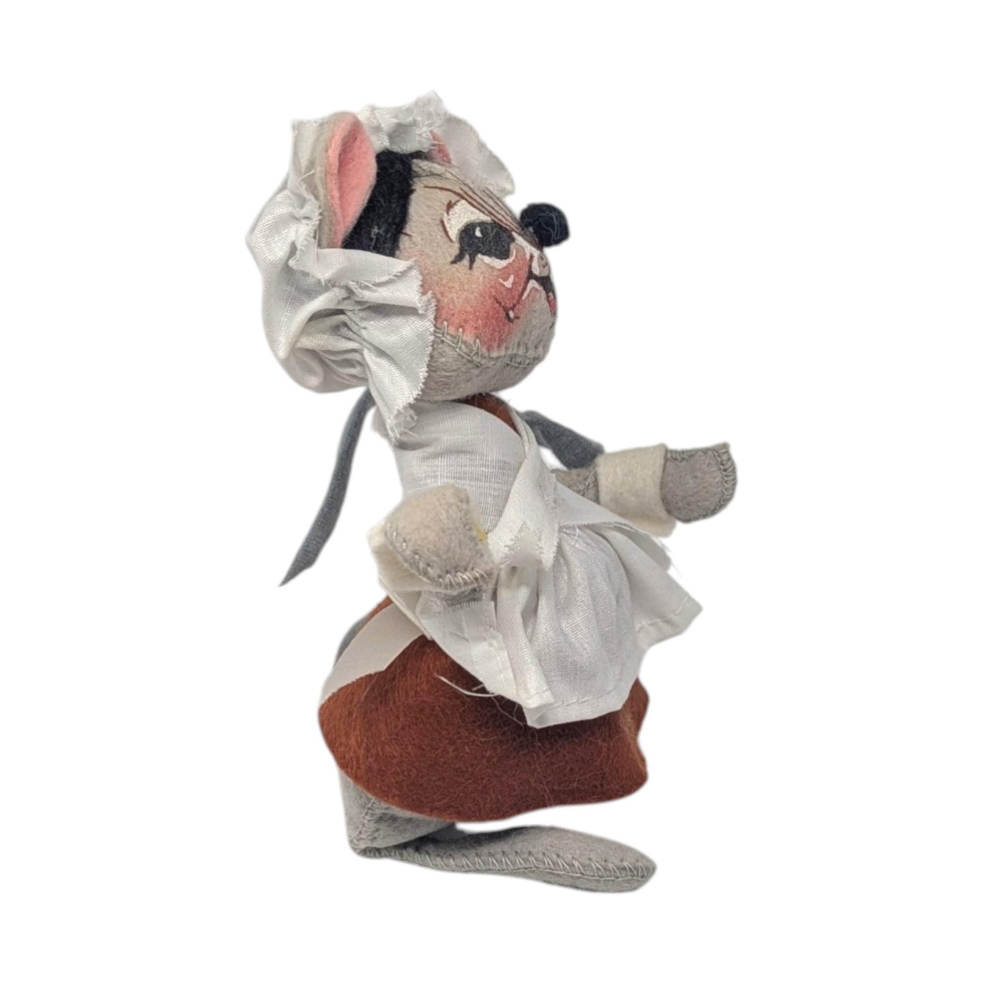 1986 Annalee Colonial Martha Mouse