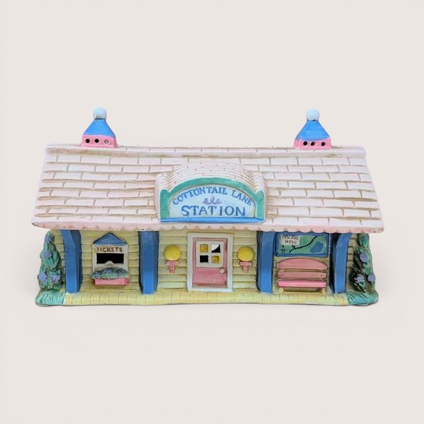 1990s Midwest Cottontail Lane Station